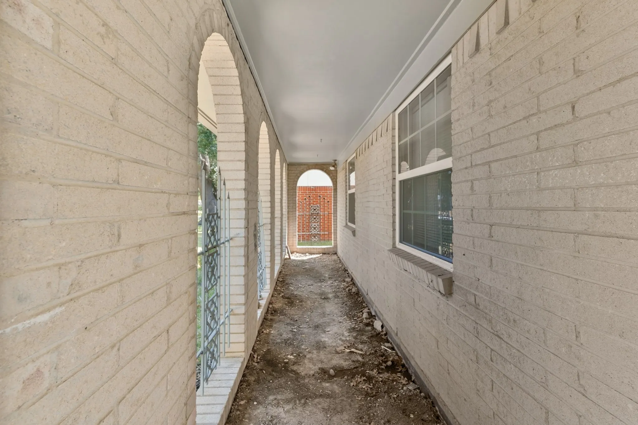 Single Family Residence For Sale in Dallas County , 2107 Aloha Drive, Mesquite, Texas 75150, 4 Bedroom, 2 Bathroom, Garage spaces, 1,618 Sqft, built in 1967, mls#21388012, Real Estate Agent in Mesquite, Homes For Sale in Dallas county, Homes For Sale in Mesquite, Realtor in Mesquite Texas, Real Estate Brokerage Independent Realty Texas, Luminita Cordes Realtor
