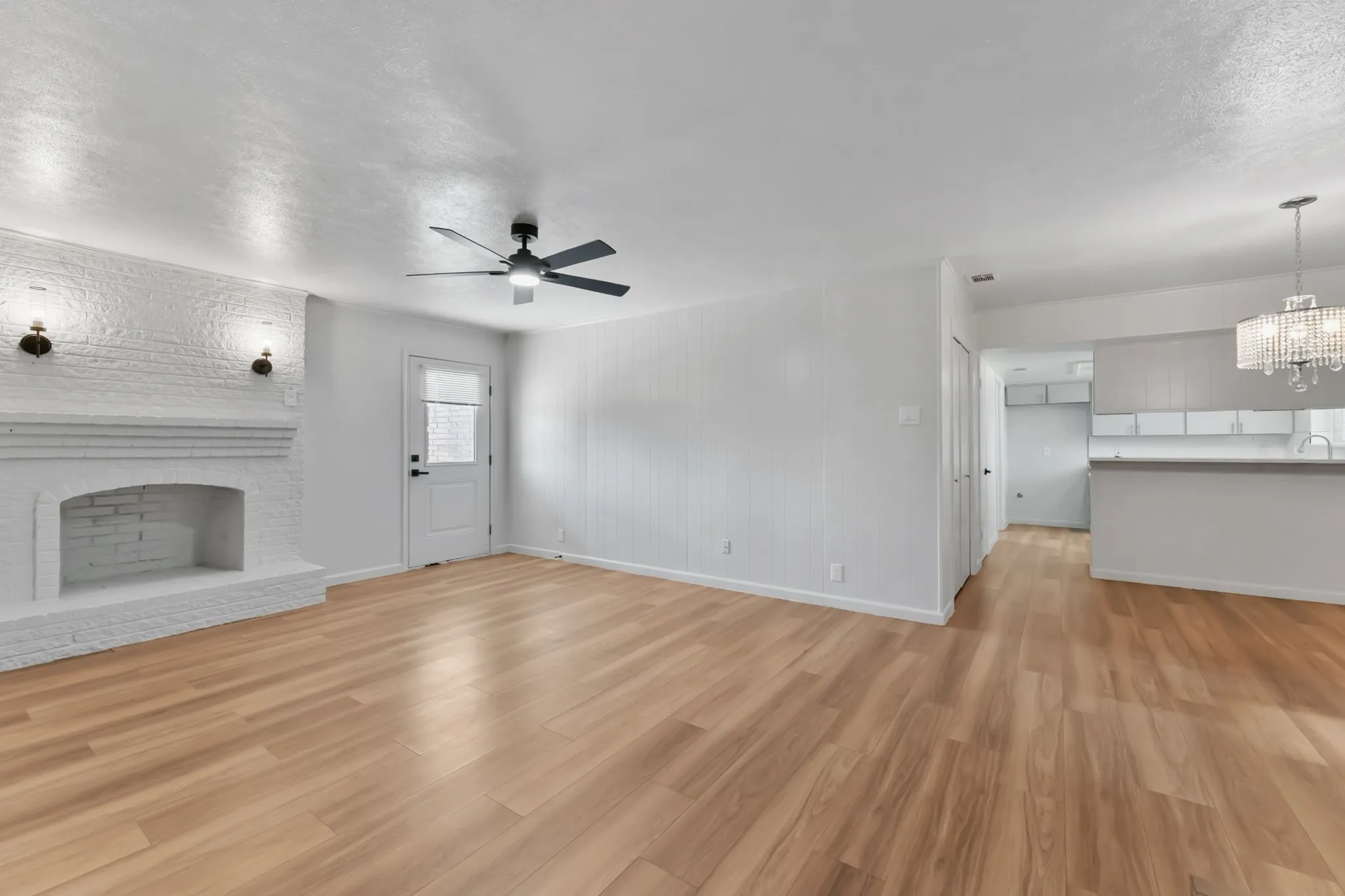 Single Family Residence For Sale in Dallas County , 2107 Aloha Drive, Mesquite, Texas 75150, 4 Bedroom, 2 Bathroom, Garage spaces, 1,618 Sqft, built in 1967, mls#21388012, Real Estate Agent in Mesquite, Homes For Sale in Dallas county, Homes For Sale in Mesquite, Realtor in Mesquite Texas, Real Estate Brokerage Independent Realty Texas, Luminita Cordes Realtor