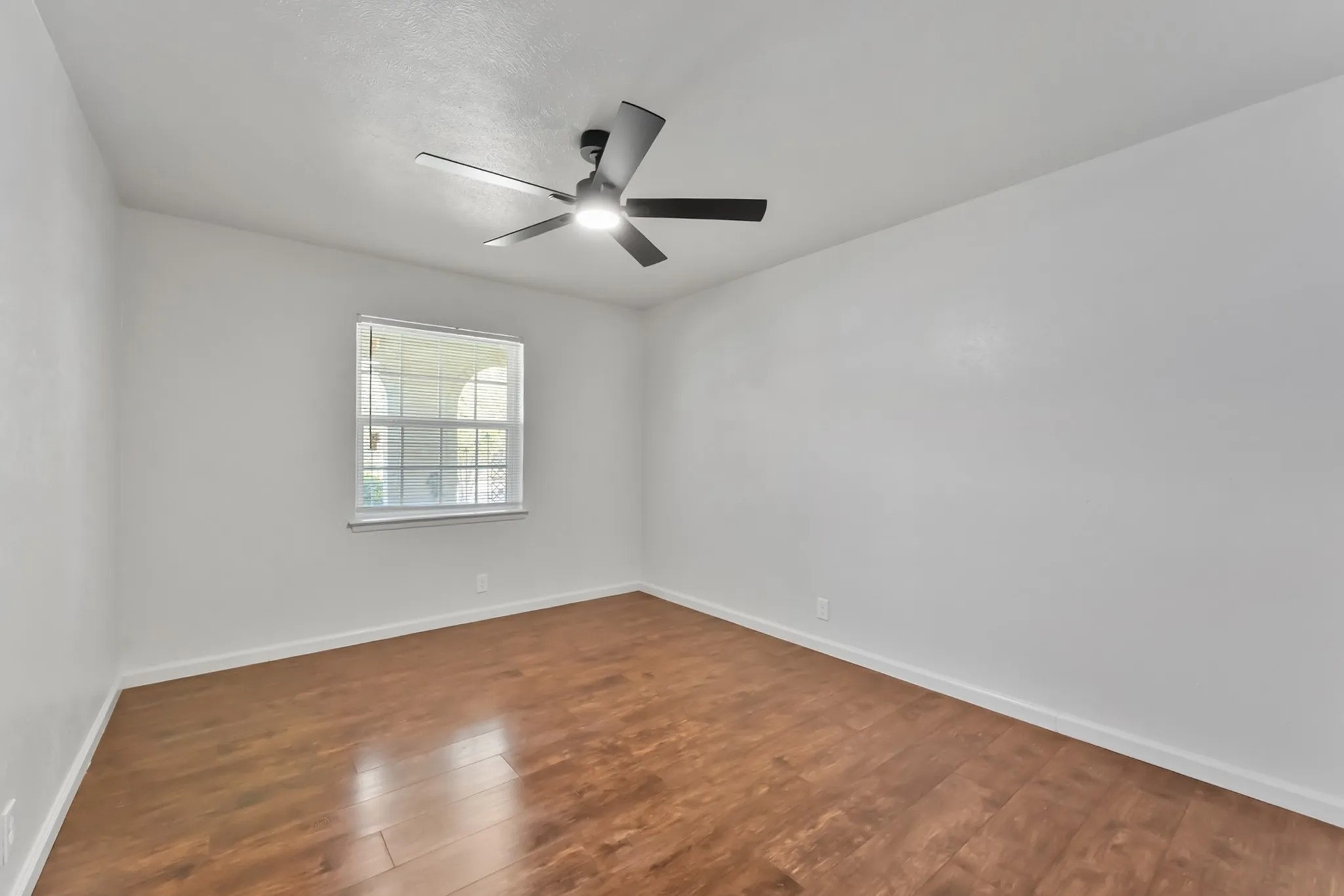 Single Family Residence For Sale in Dallas County , 2107 Aloha Drive, Mesquite, Texas 75150, 4 Bedroom, 2 Bathroom, Garage spaces, 1,618 Sqft, built in 1967, mls#21388012, Real Estate Agent in Mesquite, Homes For Sale in Dallas county, Homes For Sale in Mesquite, Realtor in Mesquite Texas, Real Estate Brokerage Independent Realty Texas, Luminita Cordes Realtor