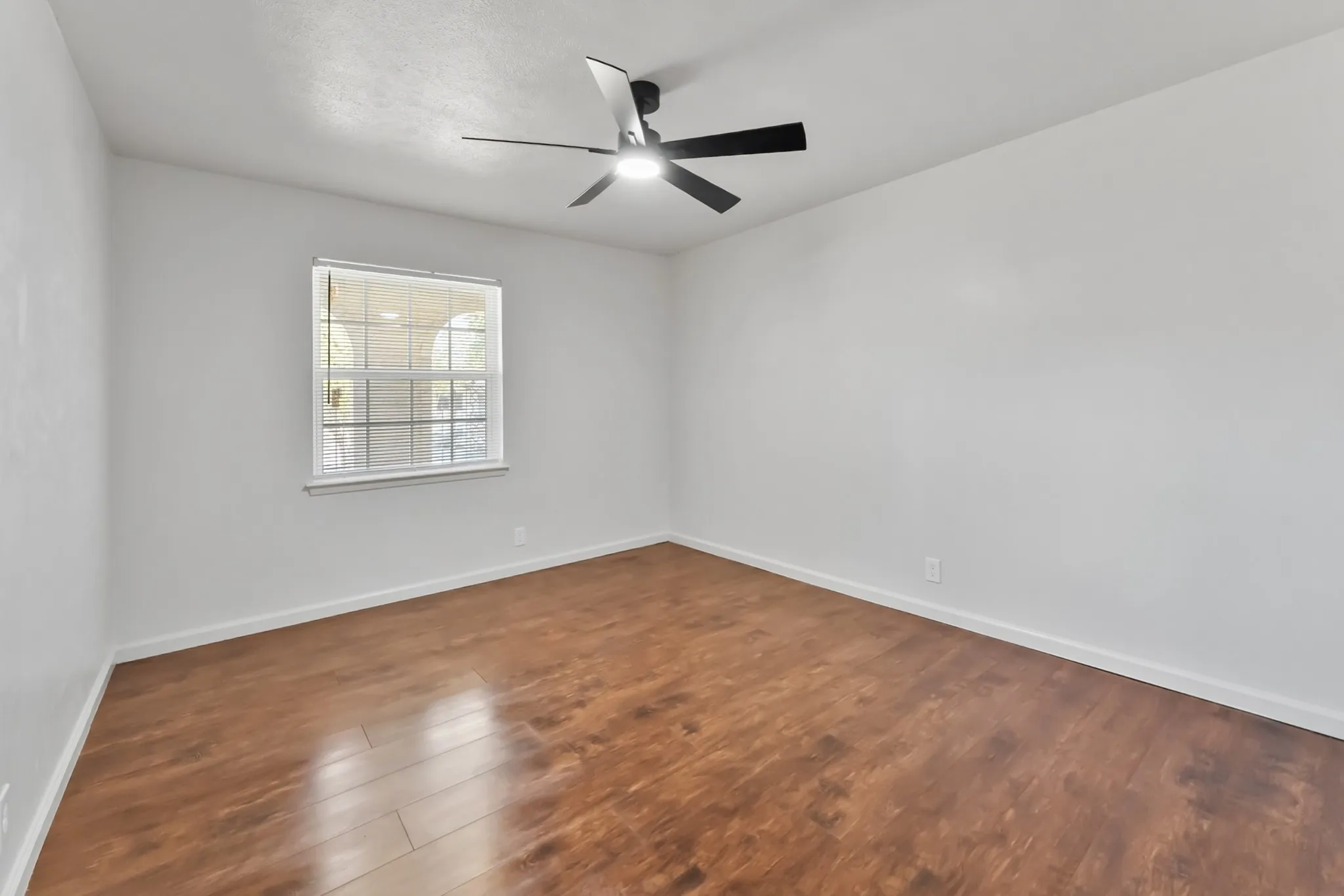 Single Family Residence For Sale in Dallas County , 2107 Aloha Drive, Mesquite, Texas 75150, 4 Bedroom, 2 Bathroom, Garage spaces, 1,618 Sqft, built in 1967, mls#21388012, Real Estate Agent in Mesquite, Homes For Sale in Dallas county, Homes For Sale in Mesquite, Realtor in Mesquite Texas, Real Estate Brokerage Independent Realty Texas, Luminita Cordes Realtor