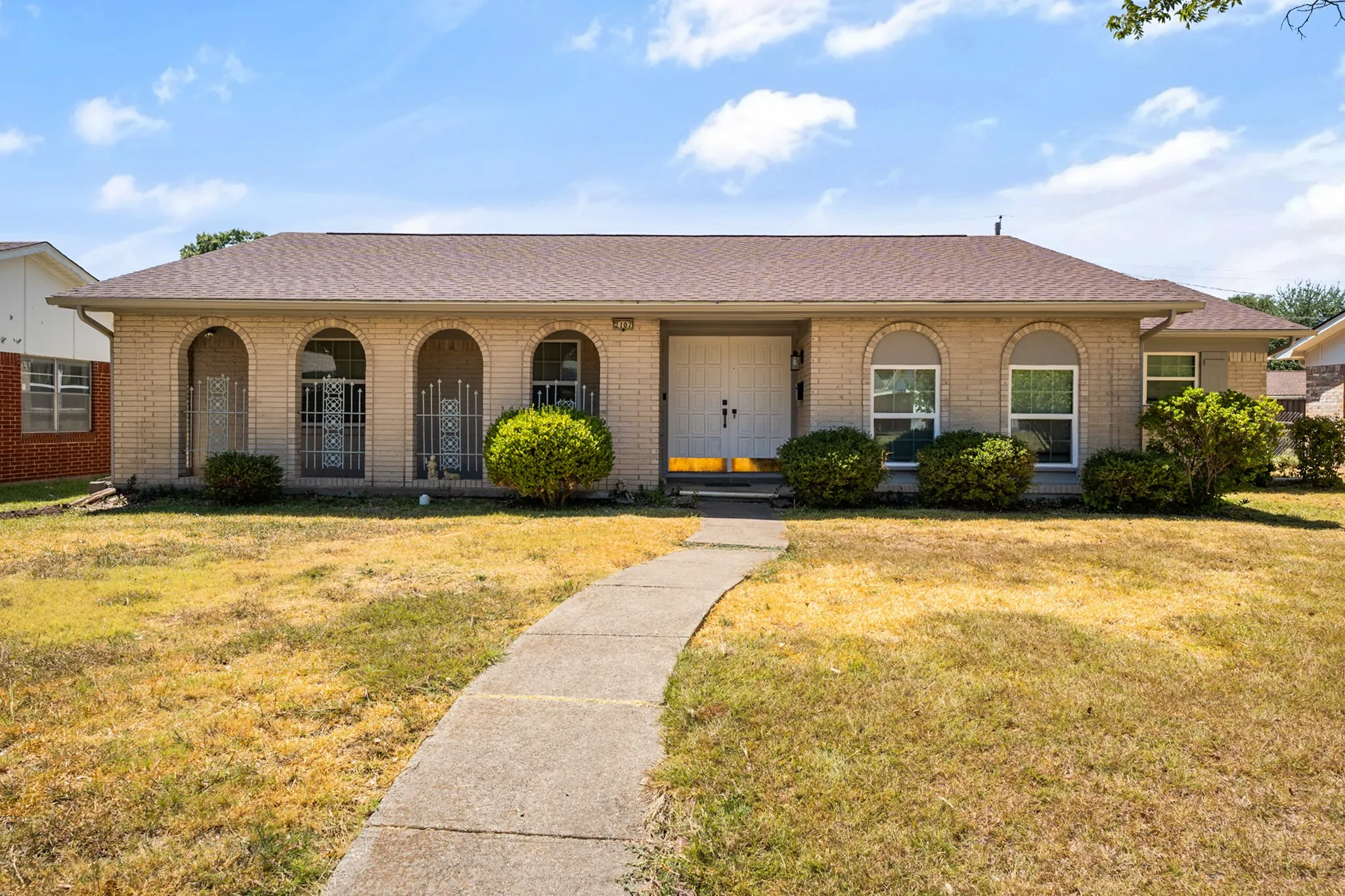 Single Family Residence For Sale in Dallas County , 2107 Aloha Drive, Mesquite, Texas 75150, 4 Bedroom, 2 Bathroom, Garage spaces, 1,618 Sqft, built in 1967, mls#21388012, Real Estate Agent in Mesquite, Homes For Sale in Dallas county, Homes For Sale in Mesquite, Realtor in Mesquite Texas, Real Estate Brokerage Independent Realty Texas, Luminita Cordes Realtor