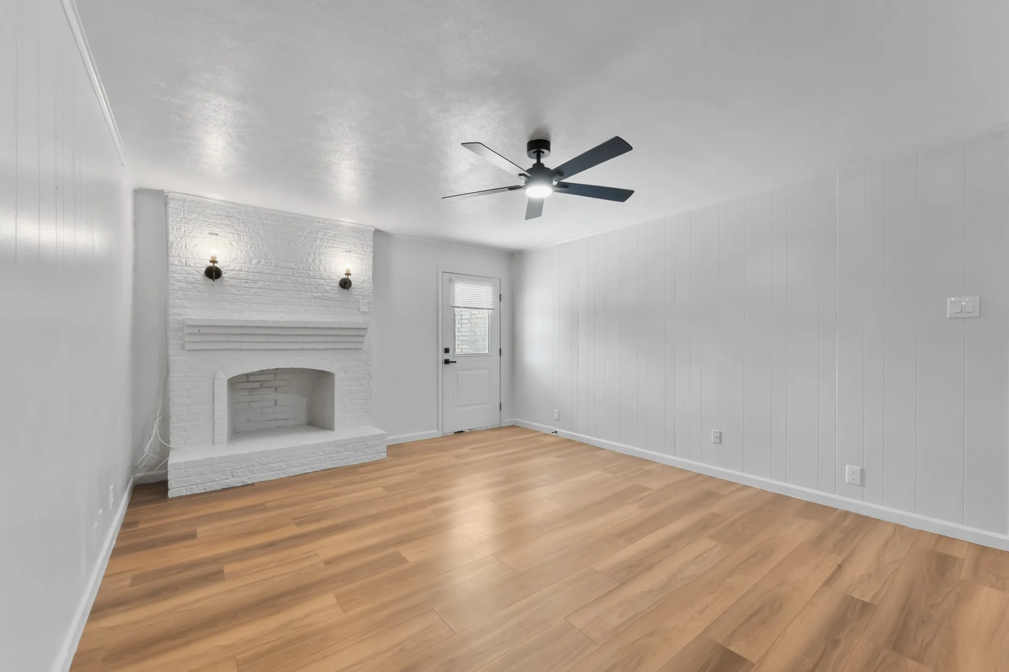 Single Family Residence For Sale in Dallas County , 2107 Aloha Drive, Mesquite, Texas 75150, 4 Bedroom, 2 Bathroom, Garage spaces, 1,618 Sqft, built in 1967, mls#21388012, Real Estate Agent in Mesquite, Homes For Sale in Dallas county, Homes For Sale in Mesquite, Realtor in Mesquite Texas, Real Estate Brokerage Independent Realty Texas, Luminita Cordes Realtor