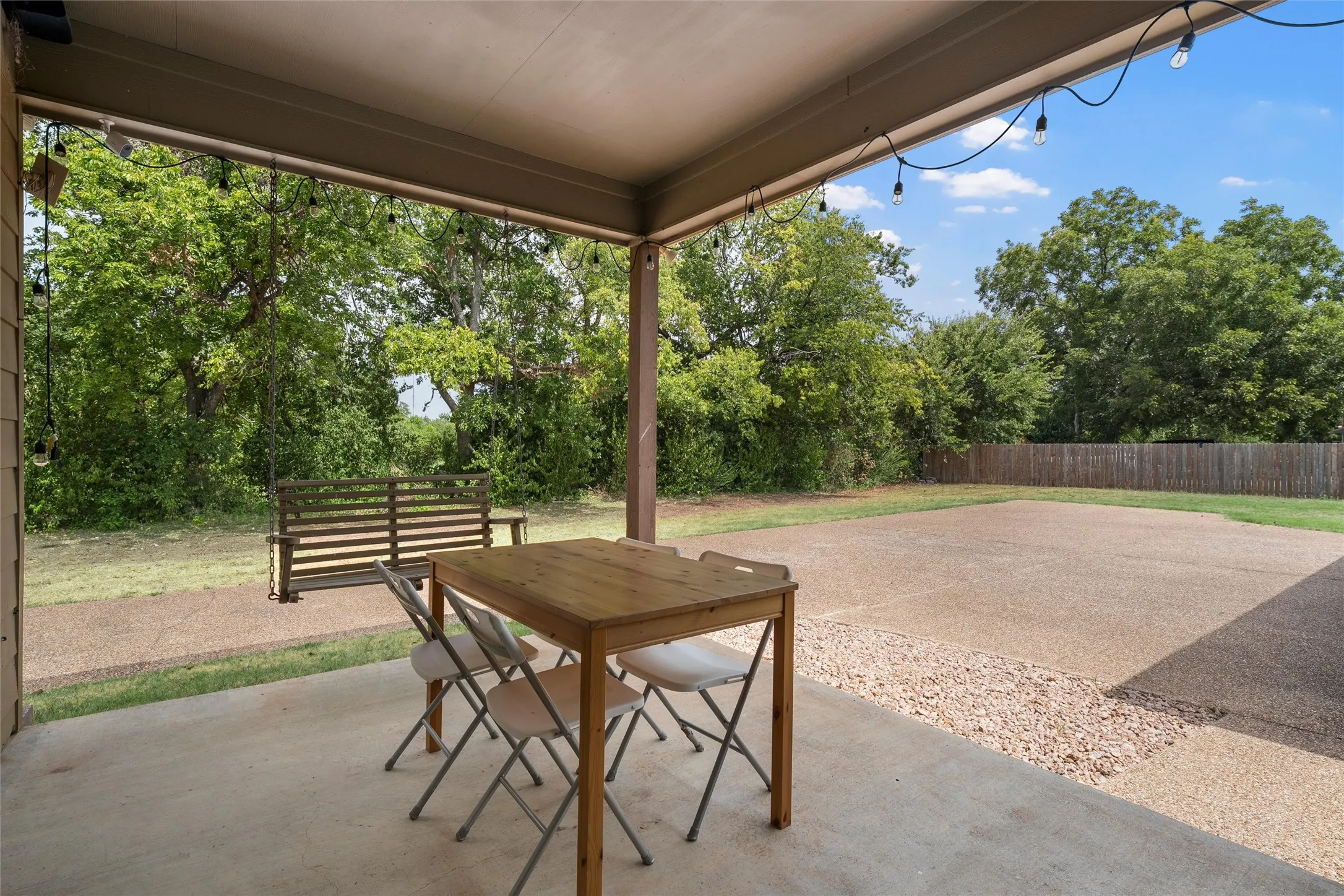 Single Family Residence For Sale in Mc Lennan County , 102 Garden Drive, Waco, Texas 76706, 4 Bedroom, 3 Bathroom, Garage spaces, 1,742 Sqft, built in 2007, mls#21380794, Real Estate Agent in Waco, Homes For Sale in Mc Lennan county, Homes For Sale in Waco, Realtor in Waco Texas, Real Estate Brokerage Independent Realty Texas, Luminita Cordes Realtor