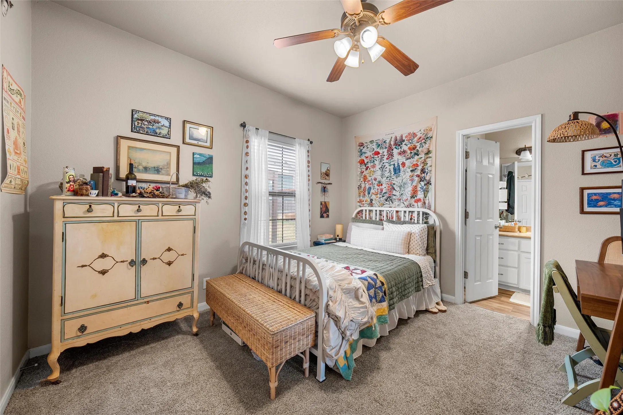 Single Family Residence For Sale in Mc Lennan County , 102 Garden Drive, Waco, Texas 76706, 4 Bedroom, 3 Bathroom, Garage spaces, 1,742 Sqft, built in 2007, mls#21380794, Real Estate Agent in Waco, Homes For Sale in Mc Lennan county, Homes For Sale in Waco, Realtor in Waco Texas, Real Estate Brokerage Independent Realty Texas, Luminita Cordes Realtor