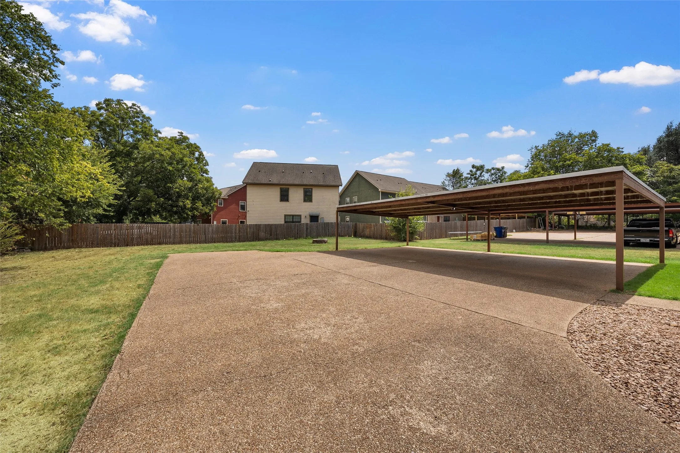 Single Family Residence For Sale in Mc Lennan County , 102 Garden Drive, Waco, Texas 76706, 4 Bedroom, 3 Bathroom, Garage spaces, 1,742 Sqft, built in 2007, mls#21380794, Real Estate Agent in Waco, Homes For Sale in Mc Lennan county, Homes For Sale in Waco, Realtor in Waco Texas, Real Estate Brokerage Independent Realty Texas, Luminita Cordes Realtor