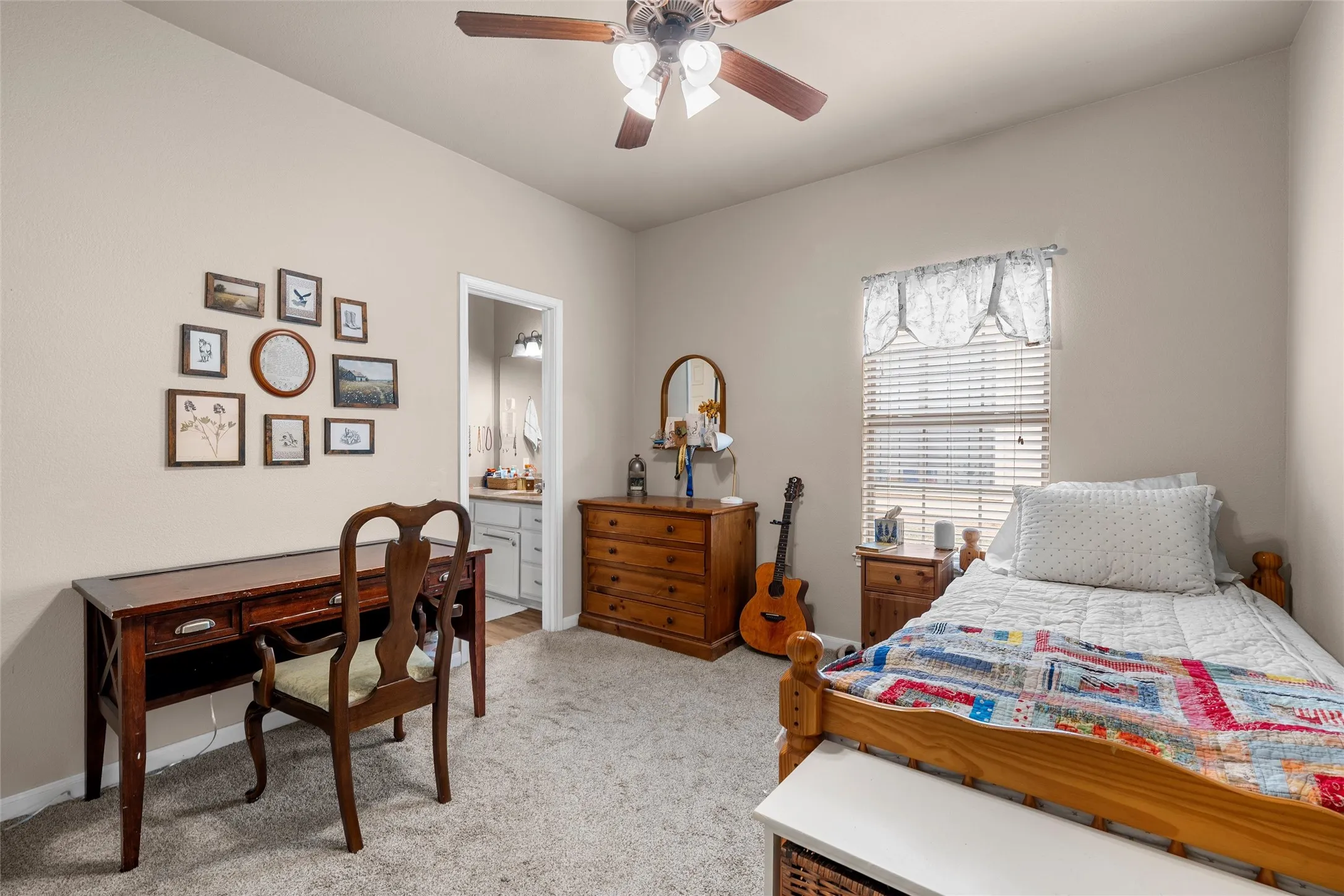 Single Family Residence For Sale in Mc Lennan County , 102 Garden Drive, Waco, Texas 76706, 4 Bedroom, 3 Bathroom, Garage spaces, 1,742 Sqft, built in 2007, mls#21380794, Real Estate Agent in Waco, Homes For Sale in Mc Lennan county, Homes For Sale in Waco, Realtor in Waco Texas, Real Estate Brokerage Independent Realty Texas, Luminita Cordes Realtor