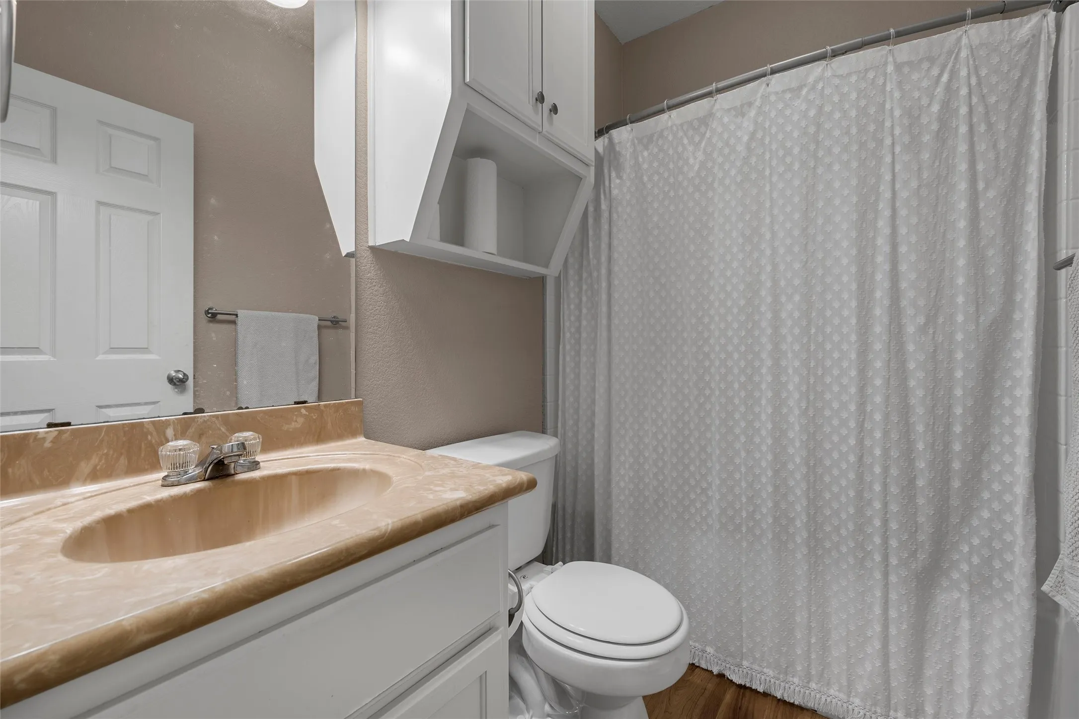 Single Family Residence For Sale in Mc Lennan County , 102 Garden Drive, Waco, Texas 76706, 4 Bedroom, 3 Bathroom, Garage spaces, 1,742 Sqft, built in 2007, mls#21380794, Real Estate Agent in Waco, Homes For Sale in Mc Lennan county, Homes For Sale in Waco, Realtor in Waco Texas, Real Estate Brokerage Independent Realty Texas, Luminita Cordes Realtor