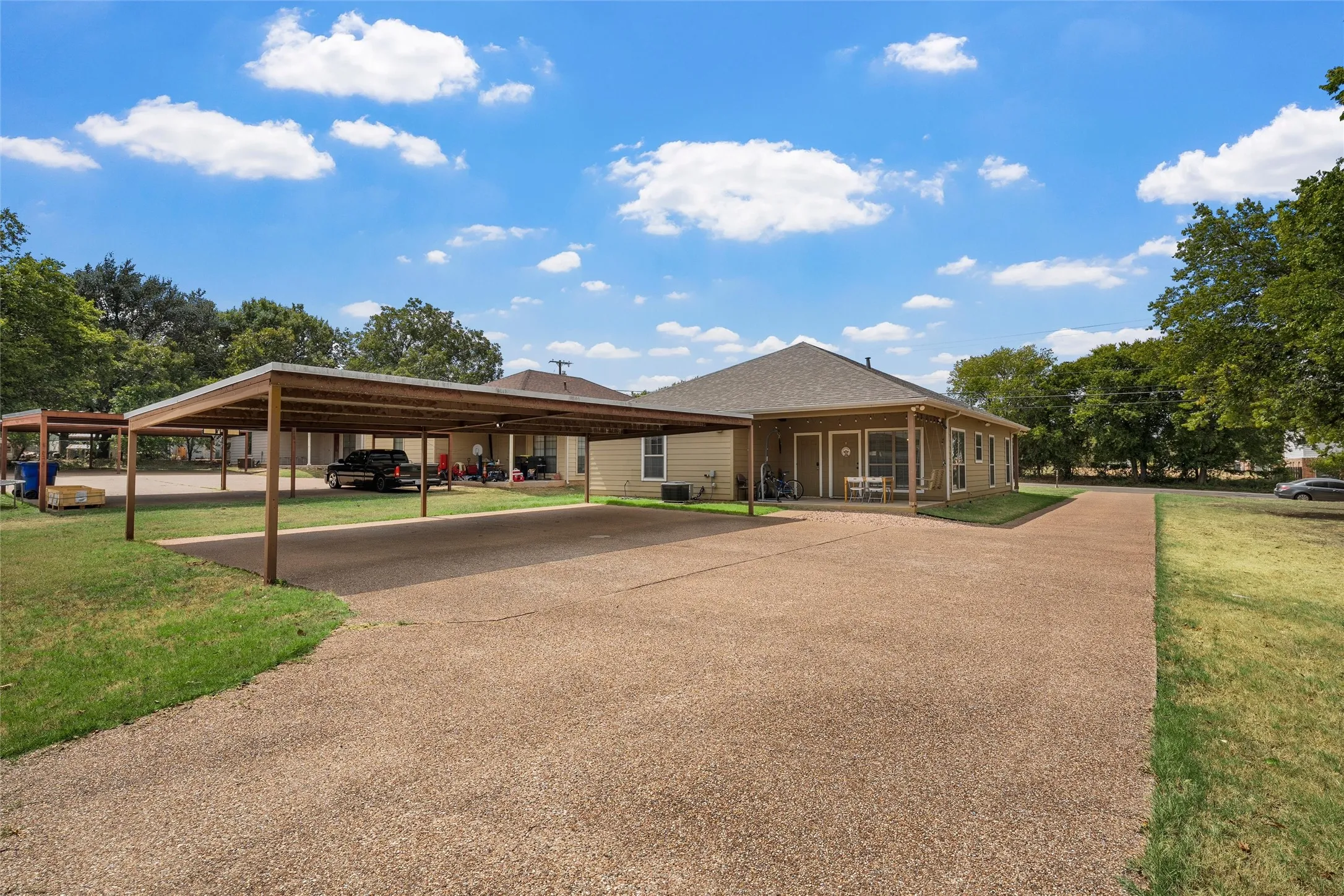 Single Family Residence For Sale in Mc Lennan County , 102 Garden Drive, Waco, Texas 76706, 4 Bedroom, 3 Bathroom, Garage spaces, 1,742 Sqft, built in 2007, mls#21380794, Real Estate Agent in Waco, Homes For Sale in Mc Lennan county, Homes For Sale in Waco, Realtor in Waco Texas, Real Estate Brokerage Independent Realty Texas, Luminita Cordes Realtor
