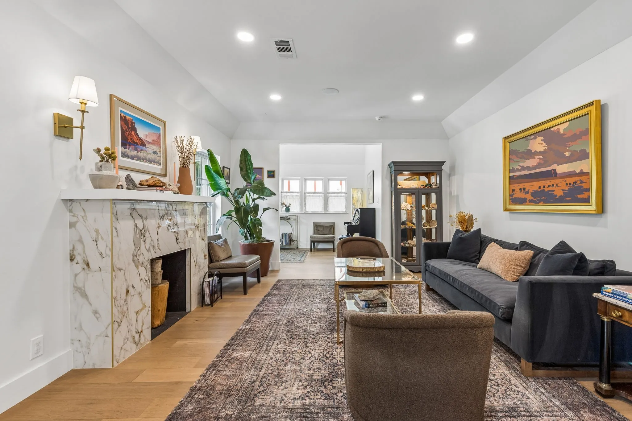 Single Family Residence For Rent in Dallas County , 5526 Mercedes Avenue, Dallas, Texas 75206, 4 Bedroom, 4 Bathroom, 2 Garage spaces, 4,414 Sqft, built in 1930, mls#21388013, Real Estate Agent in Dallas, Homes For Rent in Dallas county, Homes For Rent in Dallas, Realtor in Dallas Texas, Real Estate Brokerage Independent Realty Texas, Luminita Cordes Realtor