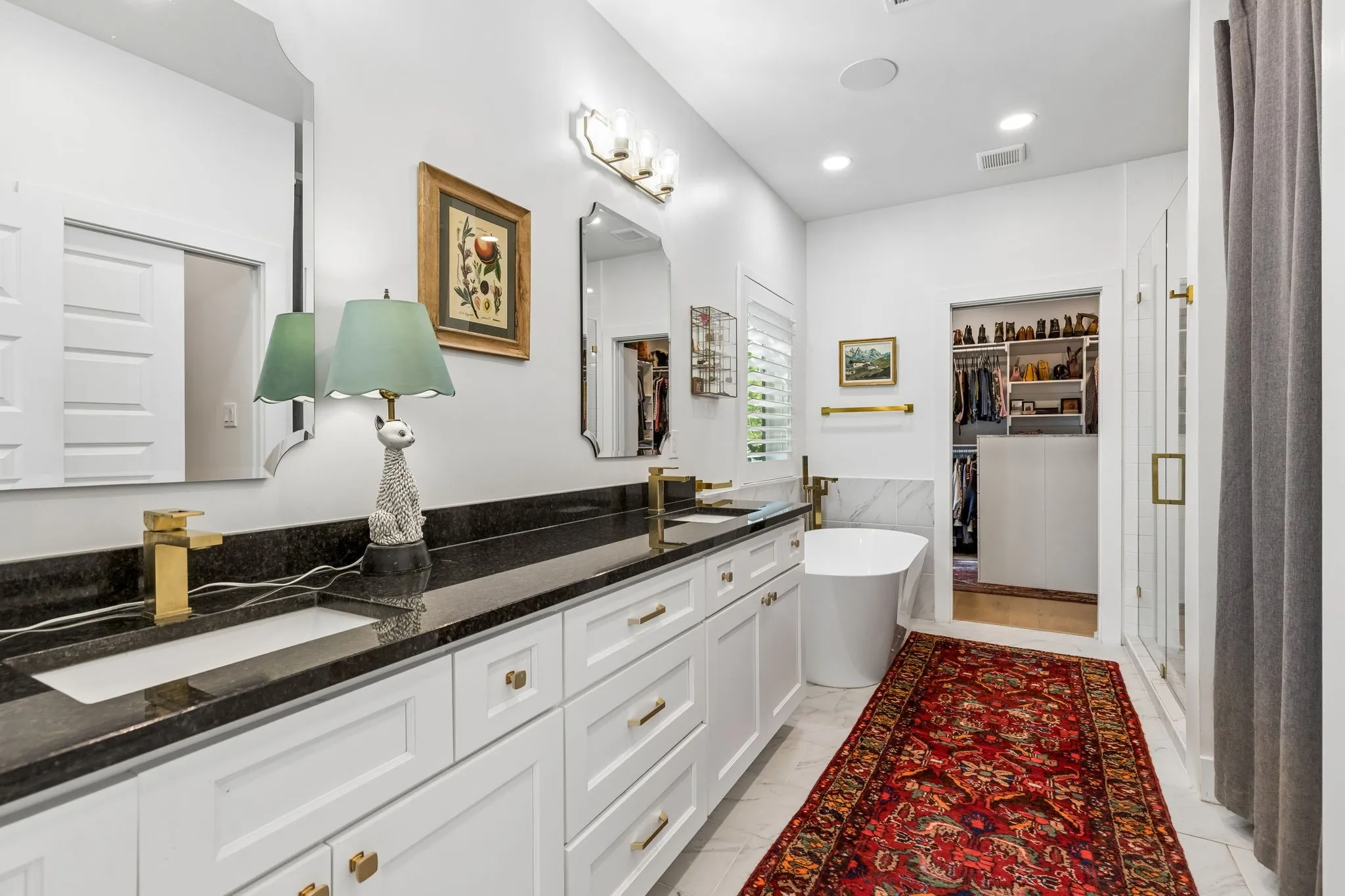 Single Family Residence For Rent in Dallas County , 5526 Mercedes Avenue, Dallas, Texas 75206, 4 Bedroom, 4 Bathroom, 2 Garage spaces, 4,414 Sqft, built in 1930, mls#21388013, Real Estate Agent in Dallas, Homes For Rent in Dallas county, Homes For Rent in Dallas, Realtor in Dallas Texas, Real Estate Brokerage Independent Realty Texas, Luminita Cordes Realtor