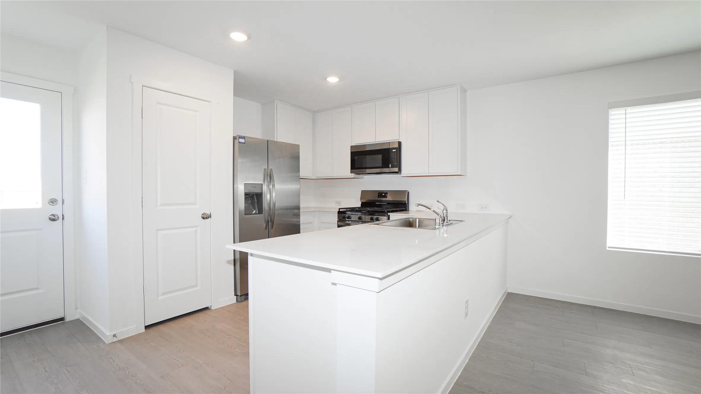 Single Family Residence For Rent in Kaufman County , 1827 Sanderling Street, Forney, Texas 75126, 3 Bedroom, 2 Bathroom, 2 Garage spaces, 1,461 Sqft, built in 2025, mls#21387552, Real Estate Agent in Forney, Homes For Rent in Kaufman county, Homes For Rent in Forney, Realtor in Forney Texas, Real Estate Brokerage Independent Realty Texas, Luminita Cordes Realtor