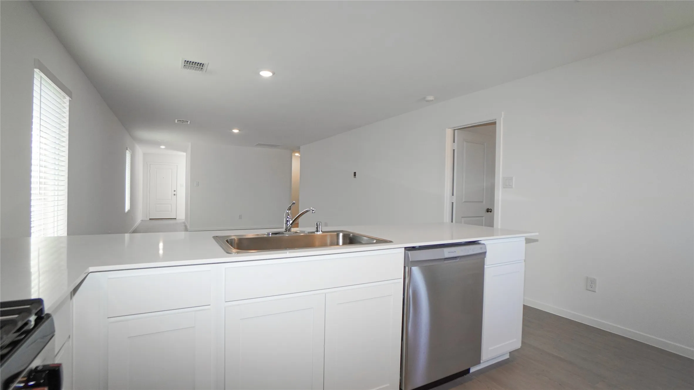 Single Family Residence For Rent in Kaufman County , 1827 Sanderling Street, Forney, Texas 75126, 3 Bedroom, 2 Bathroom, 2 Garage spaces, 1,461 Sqft, built in 2025, mls#21387552, Real Estate Agent in Forney, Homes For Rent in Kaufman county, Homes For Rent in Forney, Realtor in Forney Texas, Real Estate Brokerage Independent Realty Texas, Luminita Cordes Realtor