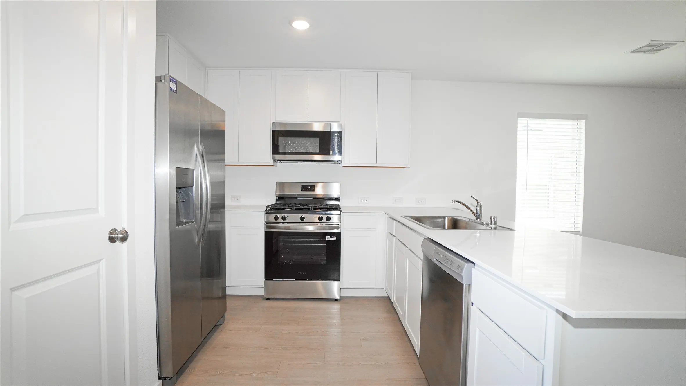 Single Family Residence For Rent in Kaufman County , 1827 Sanderling Street, Forney, Texas 75126, 3 Bedroom, 2 Bathroom, 2 Garage spaces, 1,461 Sqft, built in 2025, mls#21387552, Real Estate Agent in Forney, Homes For Rent in Kaufman county, Homes For Rent in Forney, Realtor in Forney Texas, Real Estate Brokerage Independent Realty Texas, Luminita Cordes Realtor