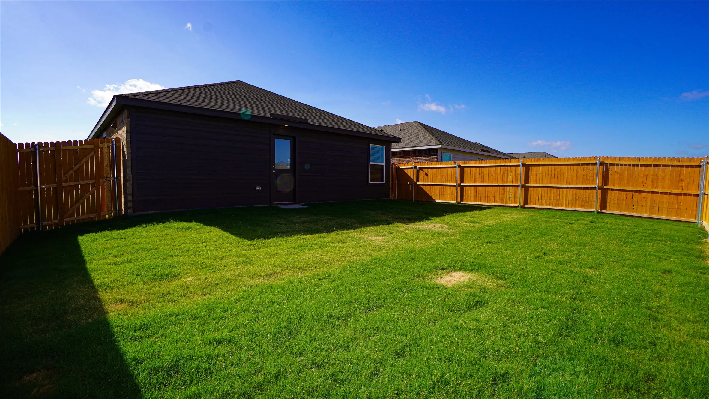 Single Family Residence For Rent in Kaufman County , 1827 Sanderling Street, Forney, Texas 75126, 3 Bedroom, 2 Bathroom, 2 Garage spaces, 1,461 Sqft, built in 2025, mls#21387552, Real Estate Agent in Forney, Homes For Rent in Kaufman county, Homes For Rent in Forney, Realtor in Forney Texas, Real Estate Brokerage Independent Realty Texas, Luminita Cordes Realtor