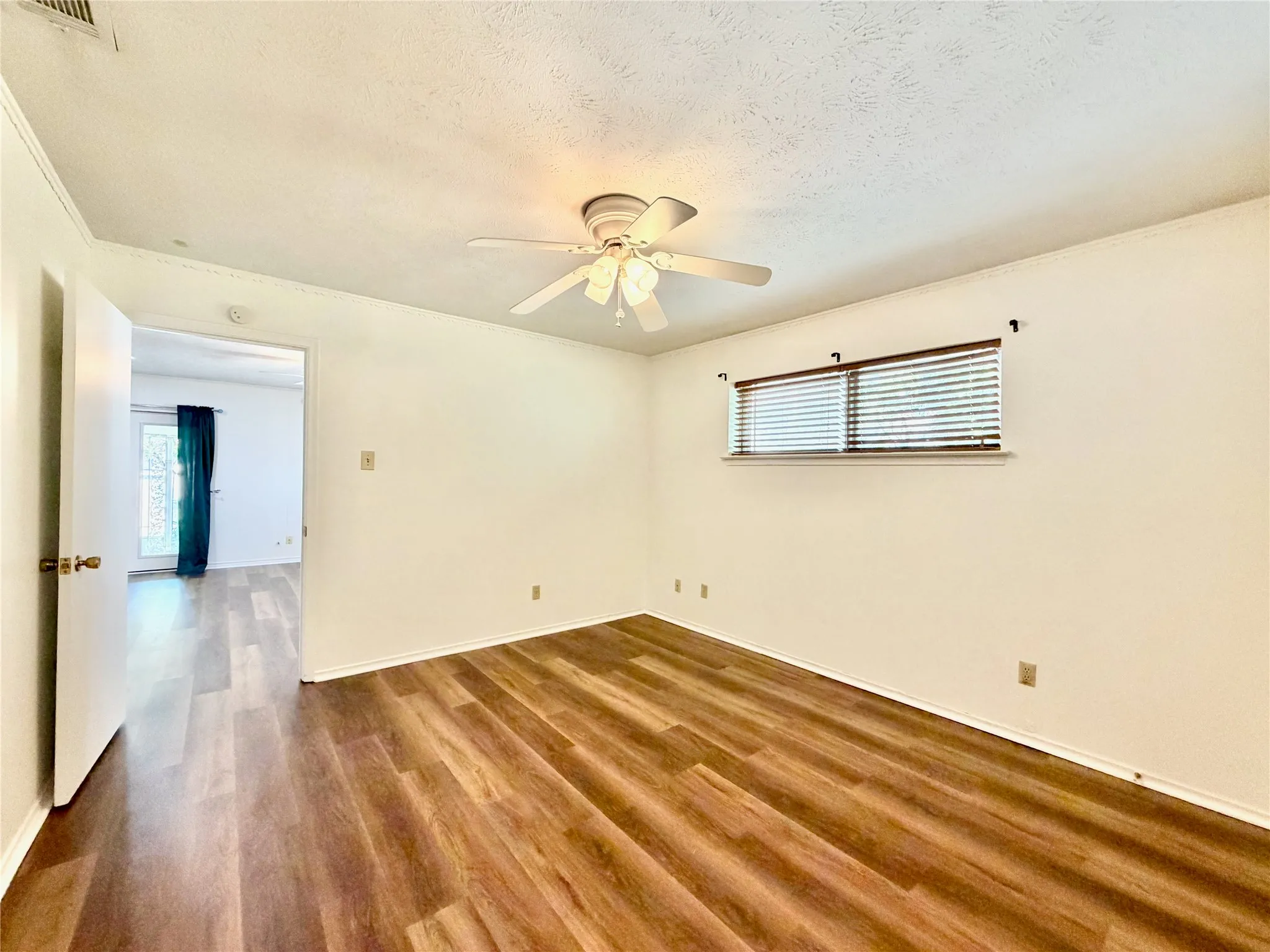 Duplex For Rent in Dallas County , 8405 Lullwater Drive, Dallas, Texas 75218, 2 Bedroom, 2 Bathroom, 1 Garage spaces, 1,404 Sqft, built in 1967, mls#21377837, Real Estate Agent in Dallas, Homes For Rent in Dallas county, Homes For Rent in Dallas, Realtor in Dallas Texas, Real Estate Brokerage Independent Realty Texas, Luminita Cordes Realtor