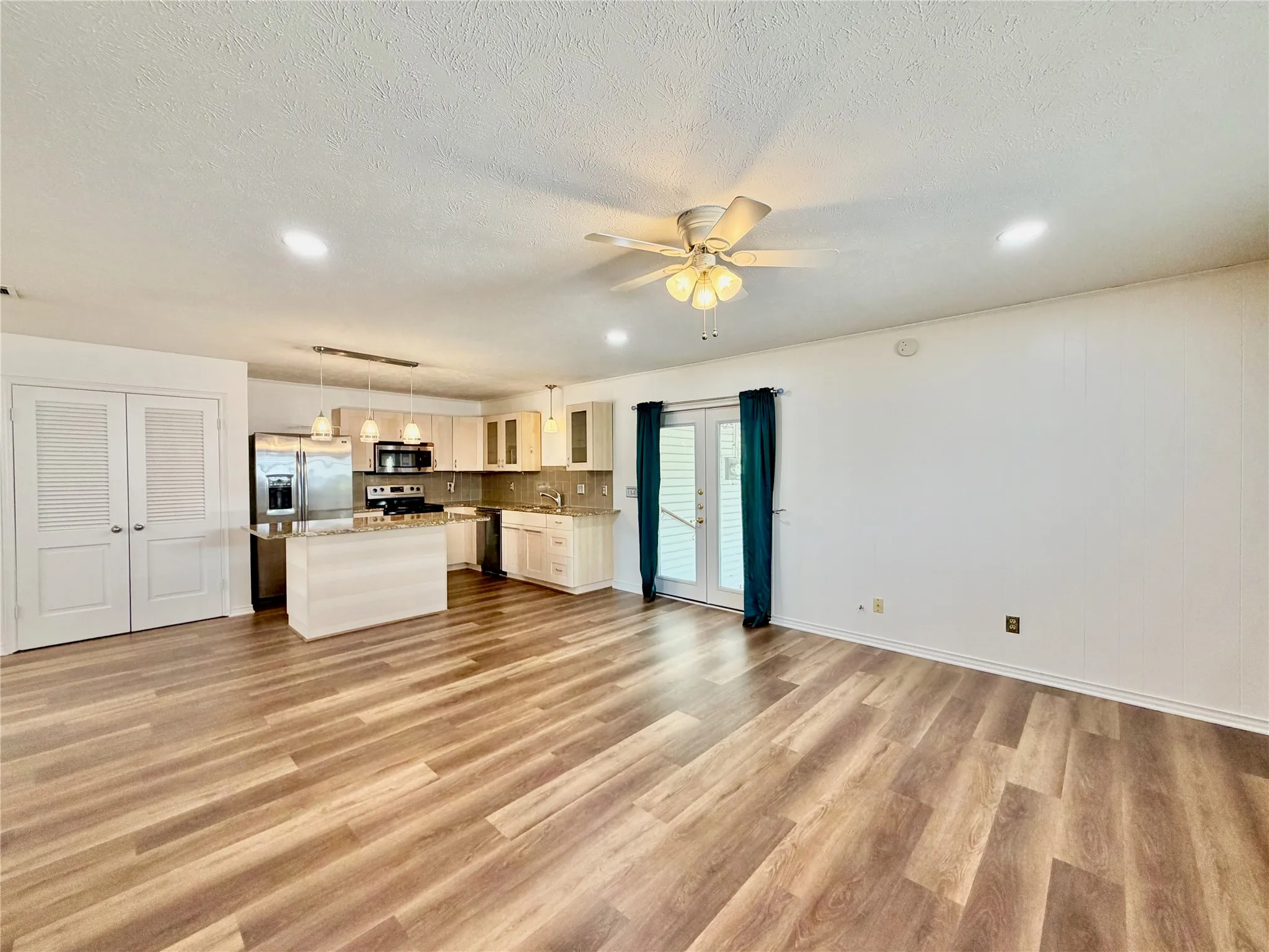 Duplex For Rent in Dallas County , 8405 Lullwater Drive, Dallas, Texas 75218, 2 Bedroom, 2 Bathroom, 1 Garage spaces, 1,404 Sqft, built in 1967, mls#21377837, Real Estate Agent in Dallas, Homes For Rent in Dallas county, Homes For Rent in Dallas, Realtor in Dallas Texas, Real Estate Brokerage Independent Realty Texas, Luminita Cordes Realtor