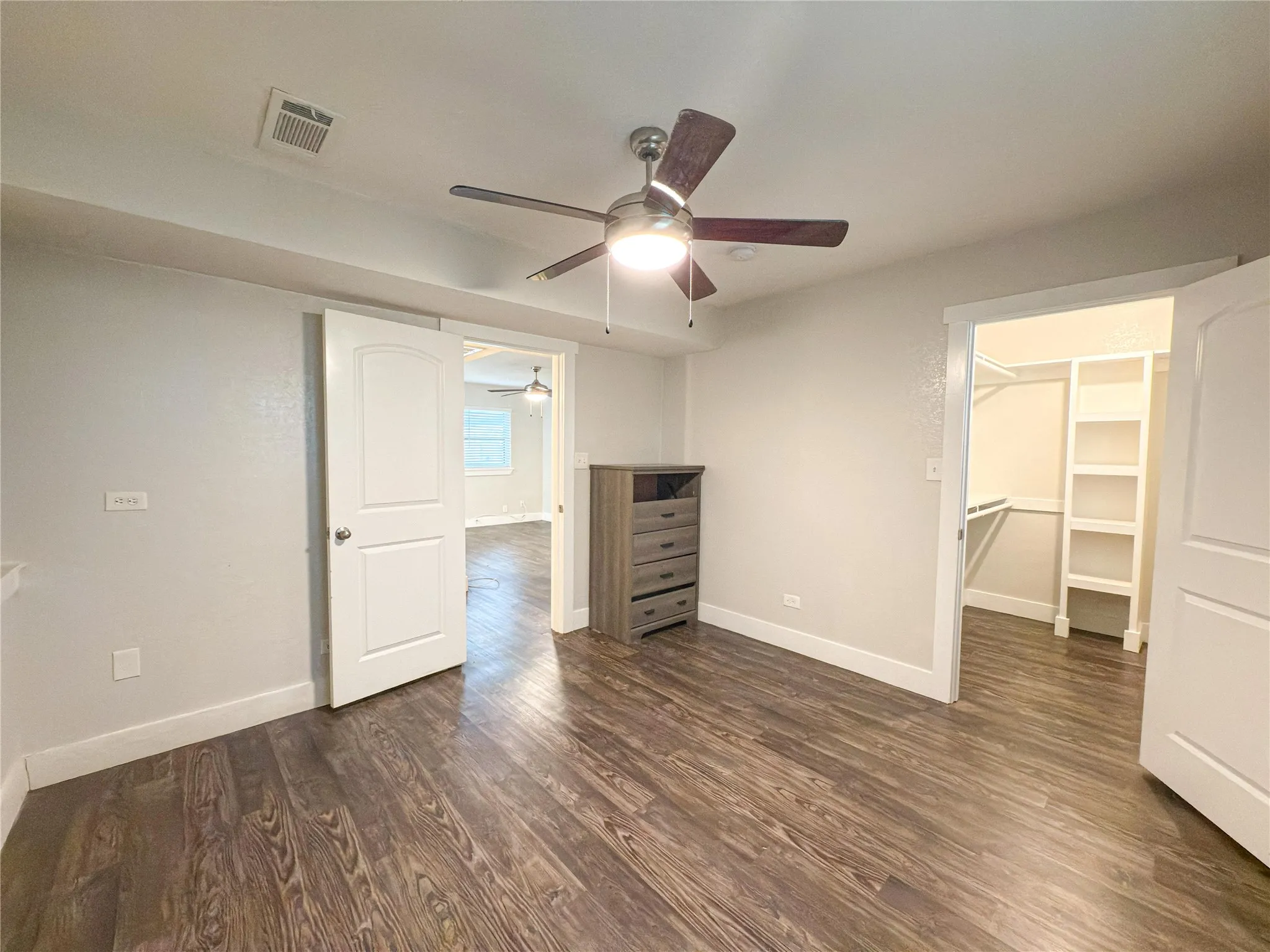 Apartment For Rent in Tarrant County , 5928 Fletcher Avenue 2, Fort Worth, Texas 76107, 1 Bedroom, 1 Bathroom, Garage spaces, 588 Sqft, built in 1965, mls#21388018, Real Estate Agent in Fort Worth, Homes For Rent in Tarrant county, Homes For Rent in Fort Worth, Realtor in Fort Worth Texas, Real Estate Brokerage Independent Realty Texas, Luminita Cordes Realtor