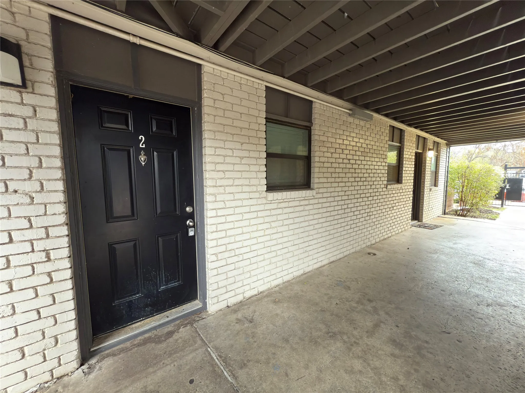 Apartment For Rent in Tarrant County , 5928 Fletcher Avenue 2, Fort Worth, Texas 76107, 1 Bedroom, 1 Bathroom, Garage spaces, 588 Sqft, built in 1965, mls#21388018, Real Estate Agent in Fort Worth, Homes For Rent in Tarrant county, Homes For Rent in Fort Worth, Realtor in Fort Worth Texas, Real Estate Brokerage Independent Realty Texas, Luminita Cordes Realtor