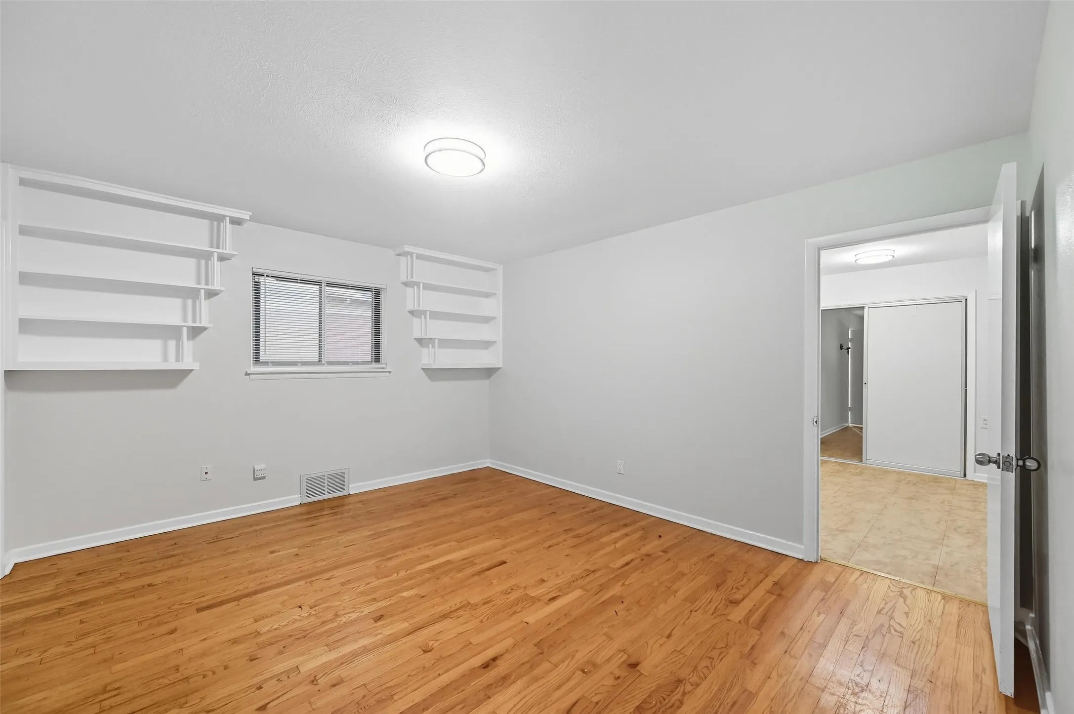 Single Family Residence For Sale in Tarrant County , 3512 Park Ridge Boulevard, Fort Worth, Texas 76109, 4 Bedroom, 3 Bathroom, Garage spaces, 2,479 Sqft, built in 1956, mls#21387995, Real Estate Agent in Fort Worth, Homes For Sale in Tarrant county, Homes For Sale in Fort Worth, Realtor in Fort Worth Texas, Real Estate Brokerage Independent Realty Texas, Luminita Cordes Realtor