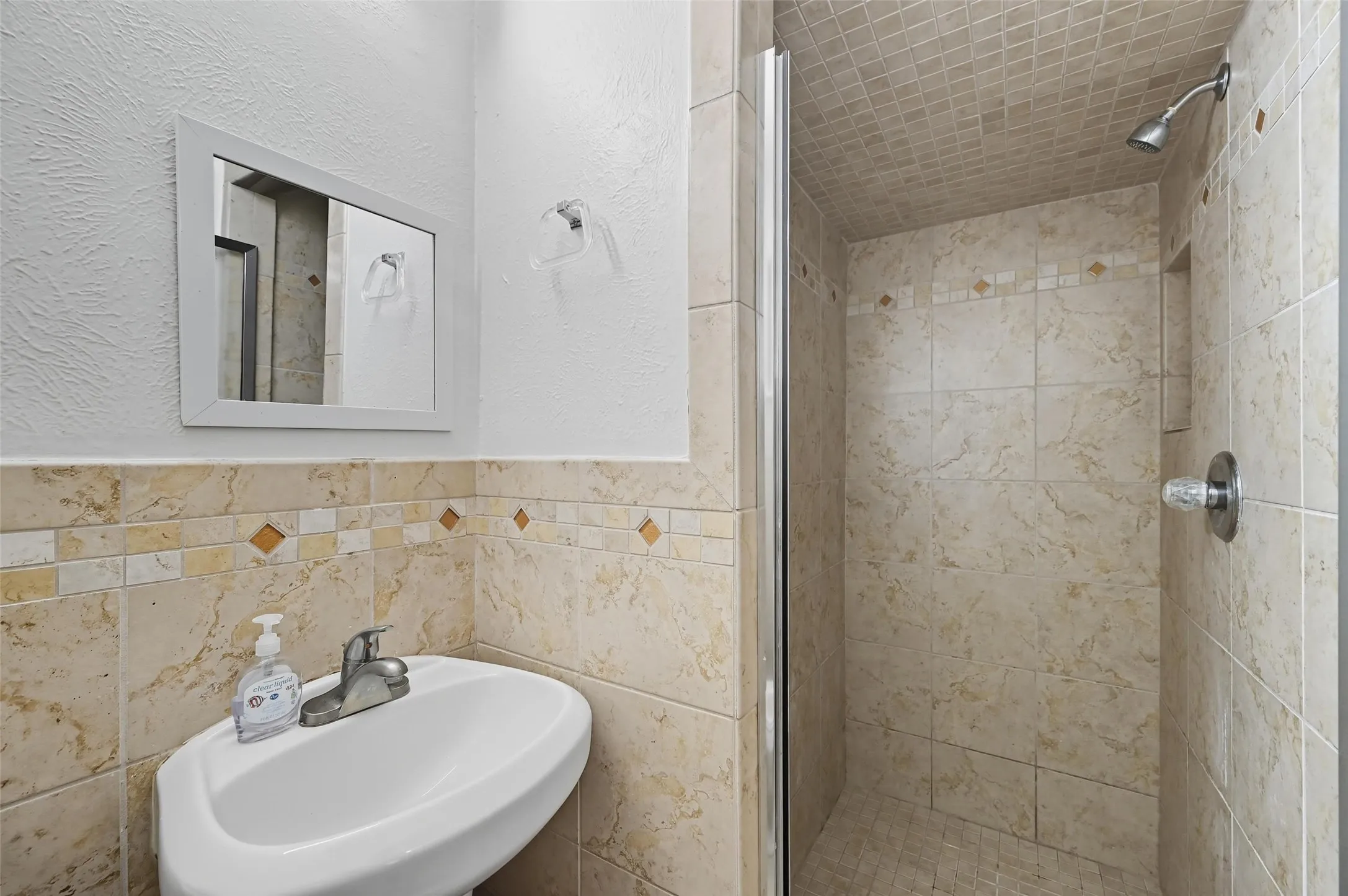 Single Family Residence For Sale in Tarrant County , 3512 Park Ridge Boulevard, Fort Worth, Texas 76109, 4 Bedroom, 3 Bathroom, Garage spaces, 2,479 Sqft, built in 1956, mls#21387995, Real Estate Agent in Fort Worth, Homes For Sale in Tarrant county, Homes For Sale in Fort Worth, Realtor in Fort Worth Texas, Real Estate Brokerage Independent Realty Texas, Luminita Cordes Realtor