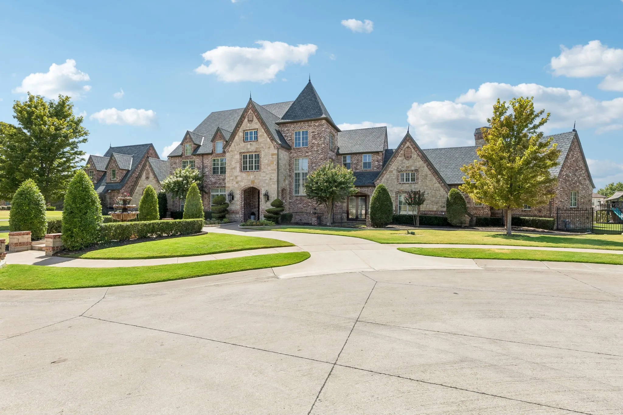 Single Family Residence For Sale in Tarrant County , 6900 Rockingham Court, Colleyville, Texas 76034, 6 Bedroom, 9 Bathroom, 4 Garage spaces, 10,026 Sqft, built in 2008, mls#21372196, Real Estate Agent in Colleyville, Homes For Sale in Tarrant county, Homes For Sale in Colleyville, Realtor in Colleyville Texas, Real Estate Brokerage Independent Realty Texas, Luminita Cordes Realtor