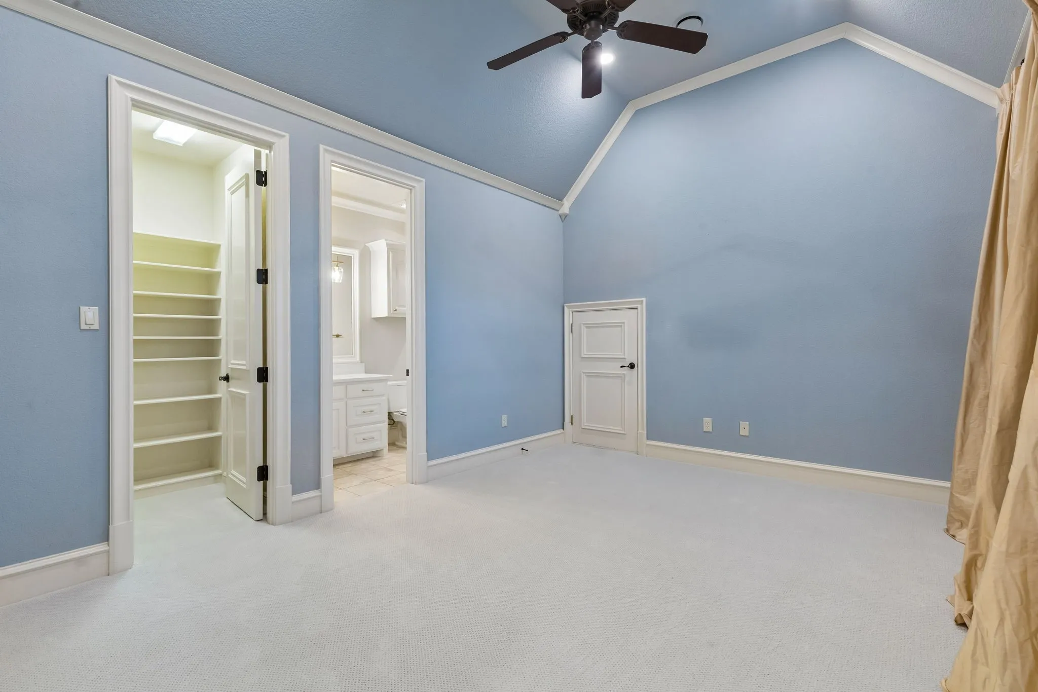 Single Family Residence For Sale in Tarrant County , 6900 Rockingham Court, Colleyville, Texas 76034, 6 Bedroom, 9 Bathroom, 4 Garage spaces, 10,026 Sqft, built in 2008, mls#21372196, Real Estate Agent in Colleyville, Homes For Sale in Tarrant county, Homes For Sale in Colleyville, Realtor in Colleyville Texas, Real Estate Brokerage Independent Realty Texas, Luminita Cordes Realtor