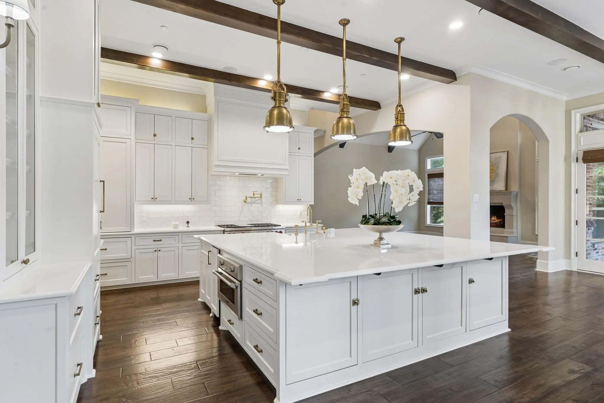 Single Family Residence For Sale in Tarrant County , 6900 Rockingham Court, Colleyville, Texas 76034, 6 Bedroom, 9 Bathroom, 4 Garage spaces, 10,026 Sqft, built in 2008, mls#21372196, Real Estate Agent in Colleyville, Homes For Sale in Tarrant county, Homes For Sale in Colleyville, Realtor in Colleyville Texas, Real Estate Brokerage Independent Realty Texas, Luminita Cordes Realtor