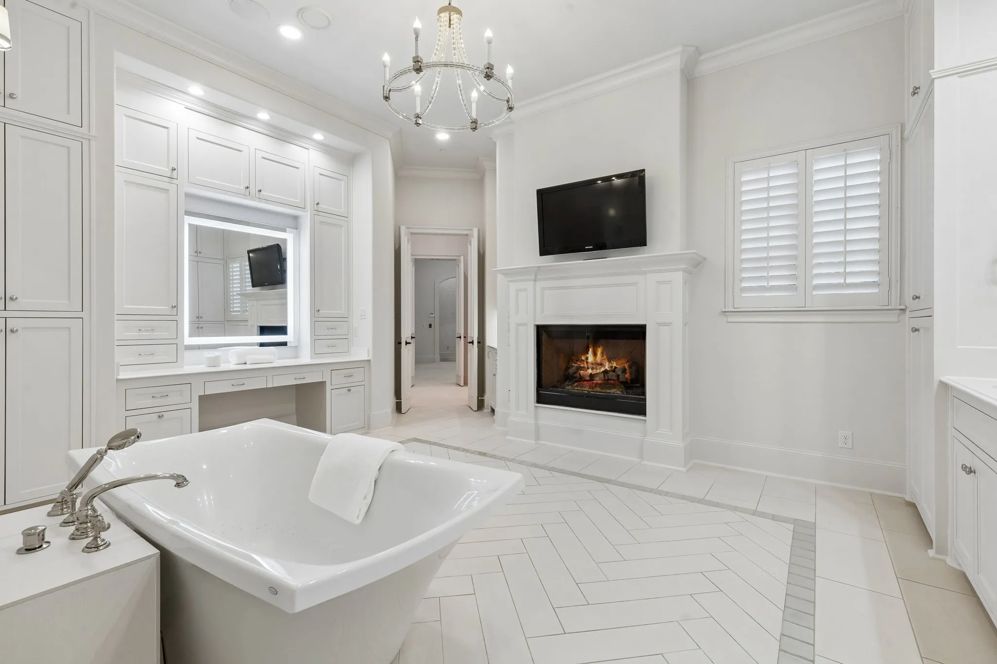Single Family Residence For Sale in Tarrant County , 6900 Rockingham Court, Colleyville, Texas 76034, 6 Bedroom, 9 Bathroom, 4 Garage spaces, 10,026 Sqft, built in 2008, mls#21372196, Real Estate Agent in Colleyville, Homes For Sale in Tarrant county, Homes For Sale in Colleyville, Realtor in Colleyville Texas, Real Estate Brokerage Independent Realty Texas, Luminita Cordes Realtor