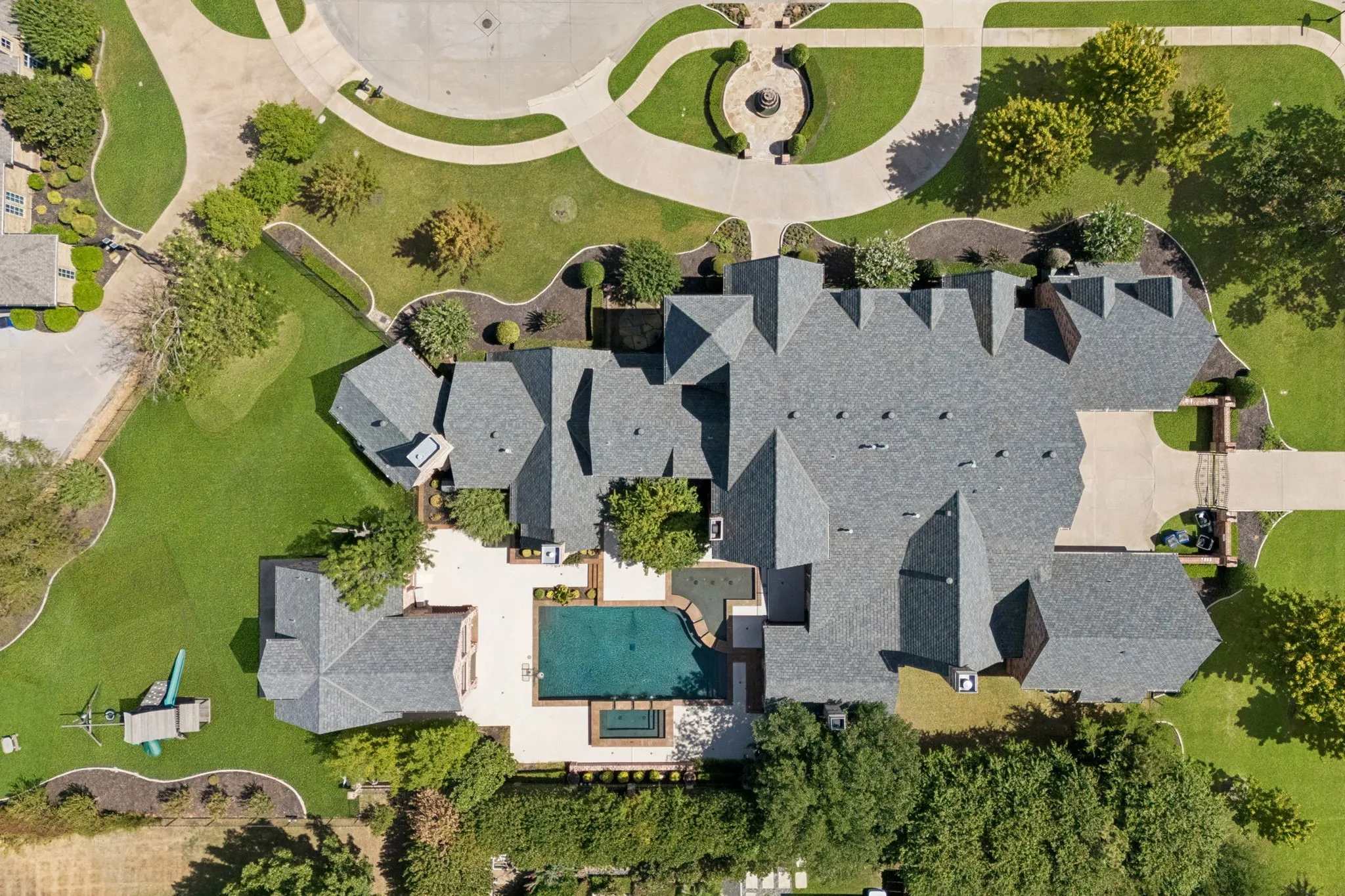 Single Family Residence For Sale in Tarrant County , 6900 Rockingham Court, Colleyville, Texas 76034, 6 Bedroom, 9 Bathroom, 4 Garage spaces, 10,026 Sqft, built in 2008, mls#21372196, Real Estate Agent in Colleyville, Homes For Sale in Tarrant county, Homes For Sale in Colleyville, Realtor in Colleyville Texas, Real Estate Brokerage Independent Realty Texas, Luminita Cordes Realtor