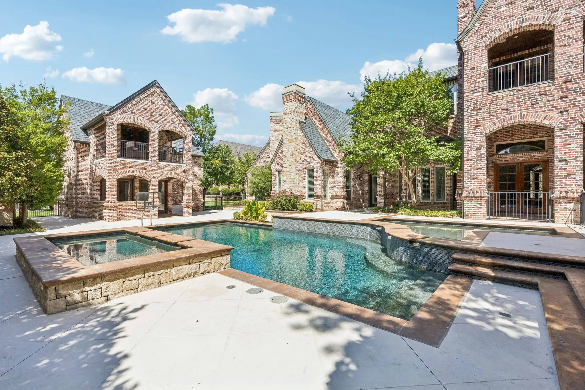 Single Family Residence For Sale in Tarrant County , 6900 Rockingham Court, Colleyville, Texas 76034, 6 Bedroom, 9 Bathroom, 4 Garage spaces, 10,026 Sqft, built in 2008, mls#21372196, Real Estate Agent in Colleyville, Homes For Sale in Tarrant county, Homes For Sale in Colleyville, Realtor in Colleyville Texas, Real Estate Brokerage Independent Realty Texas, Luminita Cordes Realtor