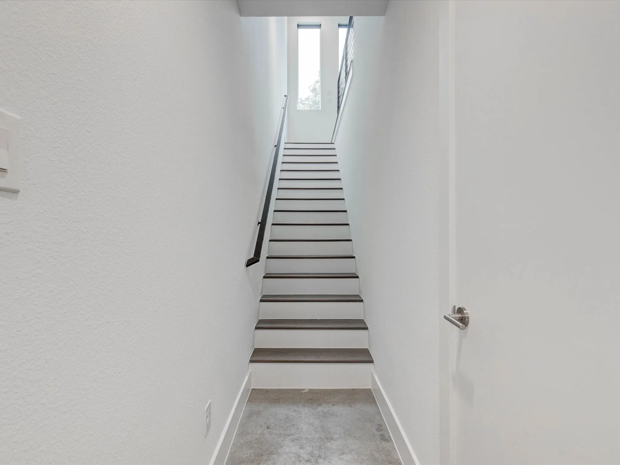 Townhouse For Rent in Dallas County , 5923 Lindell Avenue 105, Dallas, Texas 75206, 2 Bedroom, 3 Bathroom, 2 Garage spaces, 1,950 Sqft, built in 2022, mls#21388026, Real Estate Agent in Dallas, Homes For Rent in Dallas county, Homes For Rent in Dallas, Realtor in Dallas Texas, Real Estate Brokerage Independent Realty Texas, Luminita Cordes Realtor
