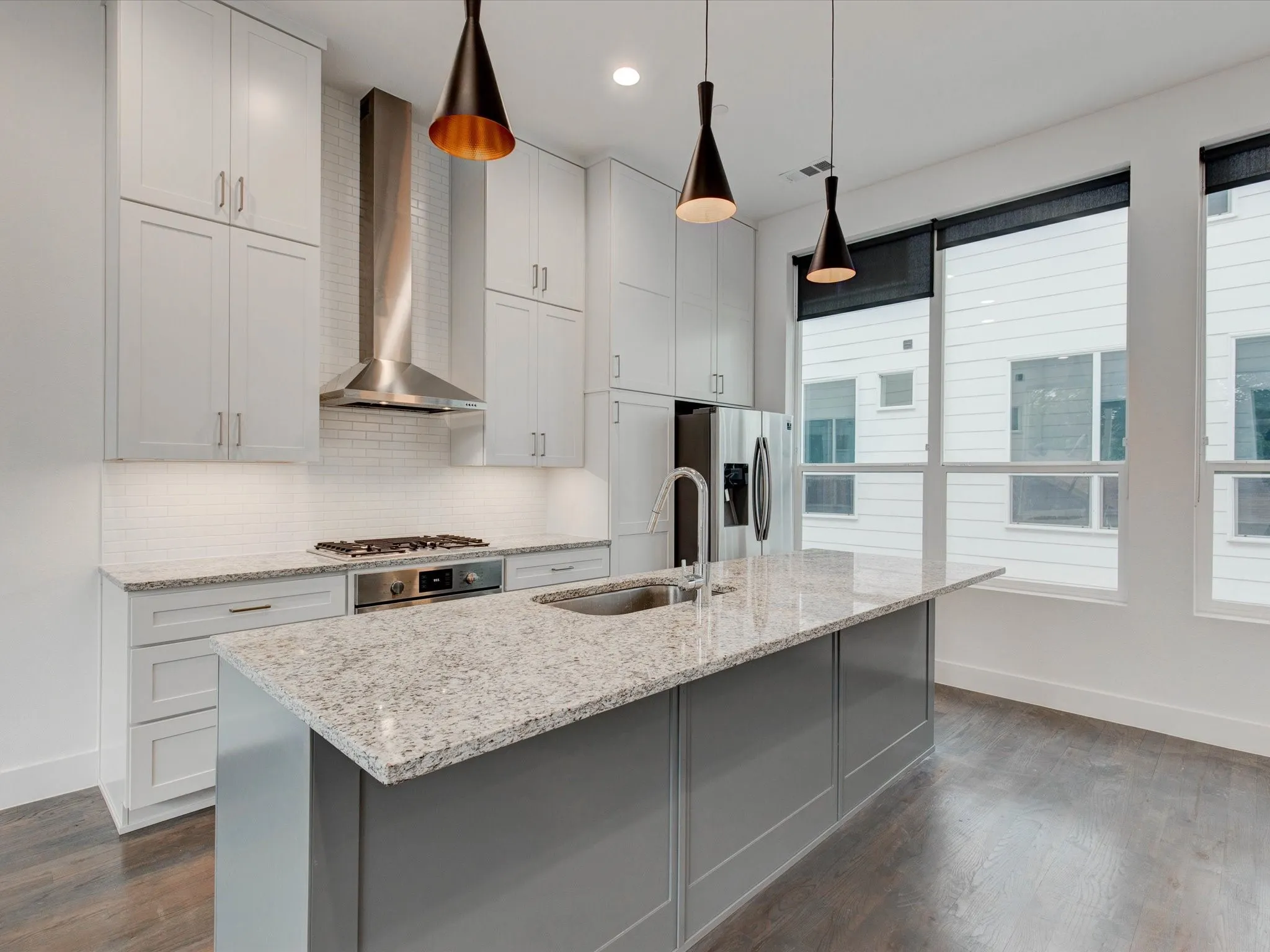 Townhouse For Rent in Dallas County , 5923 Lindell Avenue 105, Dallas, Texas 75206, 2 Bedroom, 3 Bathroom, 2 Garage spaces, 1,950 Sqft, built in 2022, mls#21388026, Real Estate Agent in Dallas, Homes For Rent in Dallas county, Homes For Rent in Dallas, Realtor in Dallas Texas, Real Estate Brokerage Independent Realty Texas, Luminita Cordes Realtor