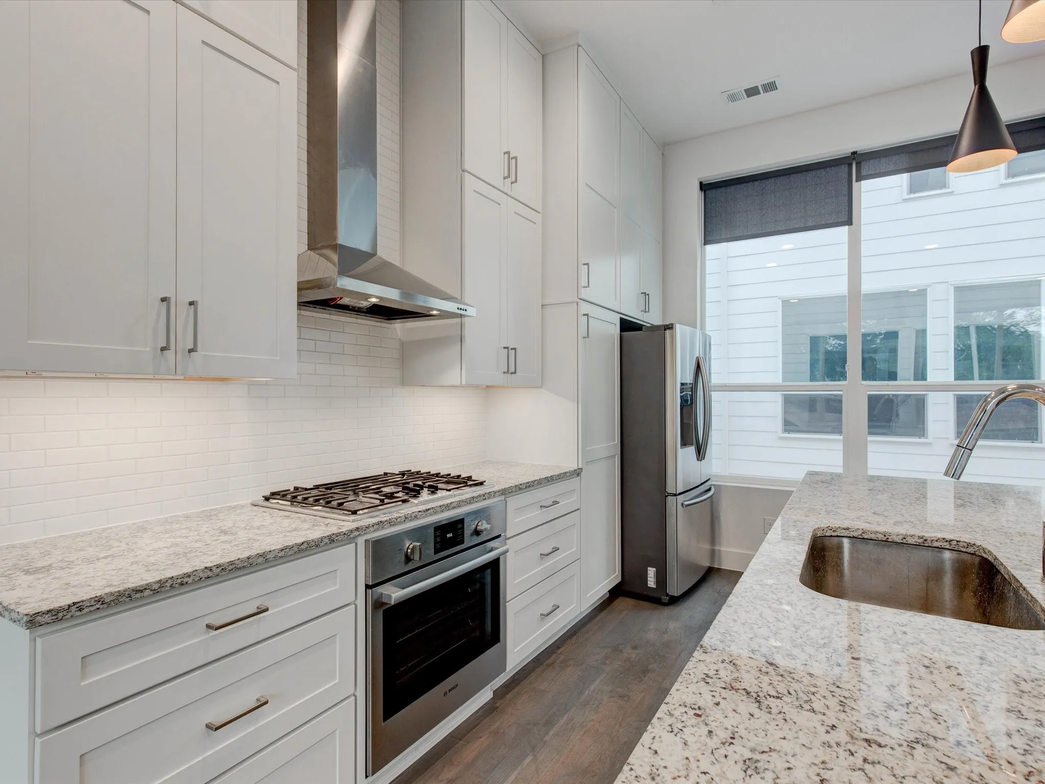 Townhouse For Rent in Dallas County , 5923 Lindell Avenue 105, Dallas, Texas 75206, 2 Bedroom, 3 Bathroom, 2 Garage spaces, 1,950 Sqft, built in 2022, mls#21388026, Real Estate Agent in Dallas, Homes For Rent in Dallas county, Homes For Rent in Dallas, Realtor in Dallas Texas, Real Estate Brokerage Independent Realty Texas, Luminita Cordes Realtor