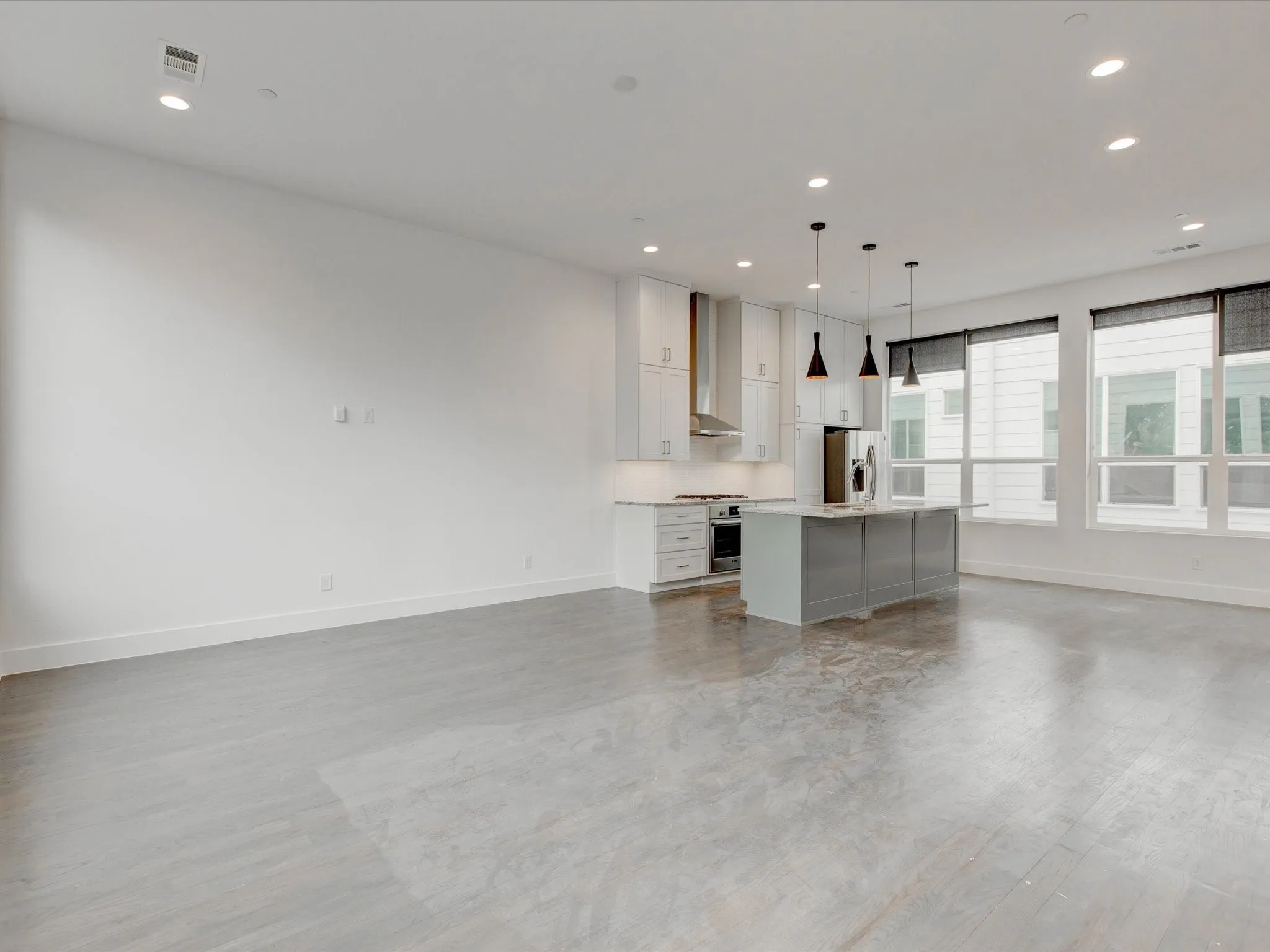 Townhouse For Rent in Dallas County , 5923 Lindell Avenue 105, Dallas, Texas 75206, 2 Bedroom, 3 Bathroom, 2 Garage spaces, 1,950 Sqft, built in 2022, mls#21388026, Real Estate Agent in Dallas, Homes For Rent in Dallas county, Homes For Rent in Dallas, Realtor in Dallas Texas, Real Estate Brokerage Independent Realty Texas, Luminita Cordes Realtor