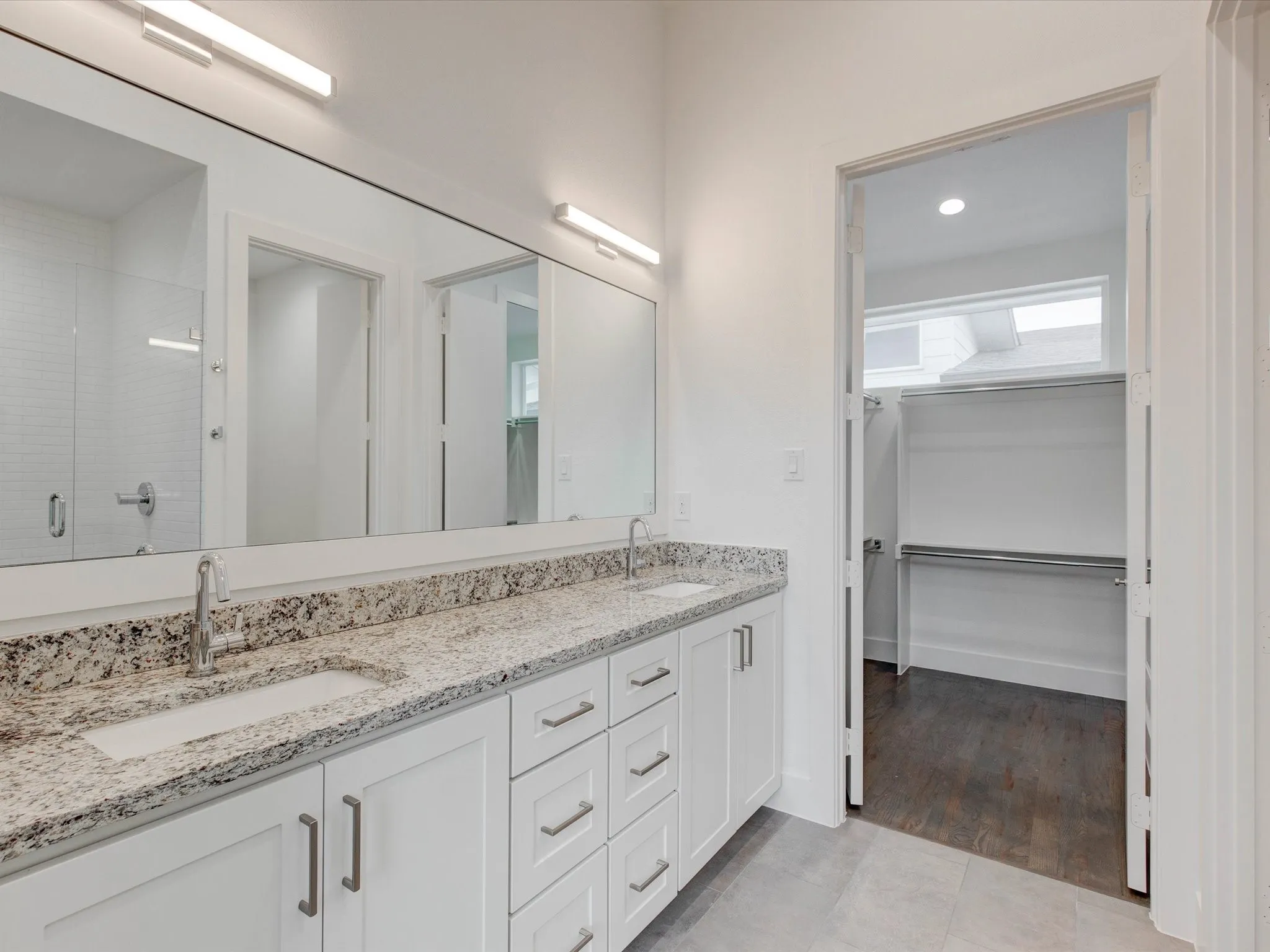 Townhouse For Rent in Dallas County , 5923 Lindell Avenue 105, Dallas, Texas 75206, 2 Bedroom, 3 Bathroom, 2 Garage spaces, 1,950 Sqft, built in 2022, mls#21388026, Real Estate Agent in Dallas, Homes For Rent in Dallas county, Homes For Rent in Dallas, Realtor in Dallas Texas, Real Estate Brokerage Independent Realty Texas, Luminita Cordes Realtor