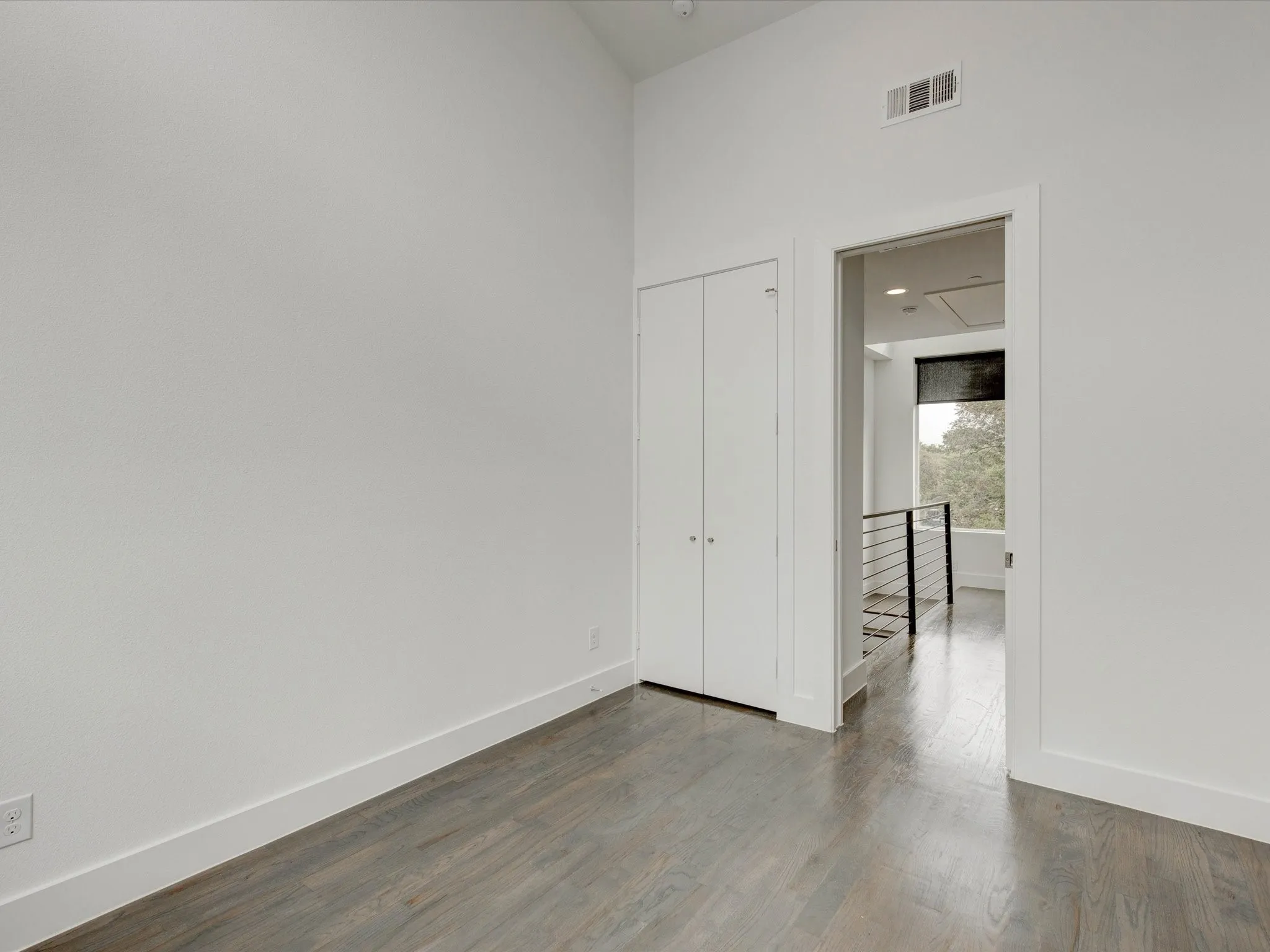 Townhouse For Rent in Dallas County , 5923 Lindell Avenue 105, Dallas, Texas 75206, 2 Bedroom, 3 Bathroom, 2 Garage spaces, 1,950 Sqft, built in 2022, mls#21388026, Real Estate Agent in Dallas, Homes For Rent in Dallas county, Homes For Rent in Dallas, Realtor in Dallas Texas, Real Estate Brokerage Independent Realty Texas, Luminita Cordes Realtor