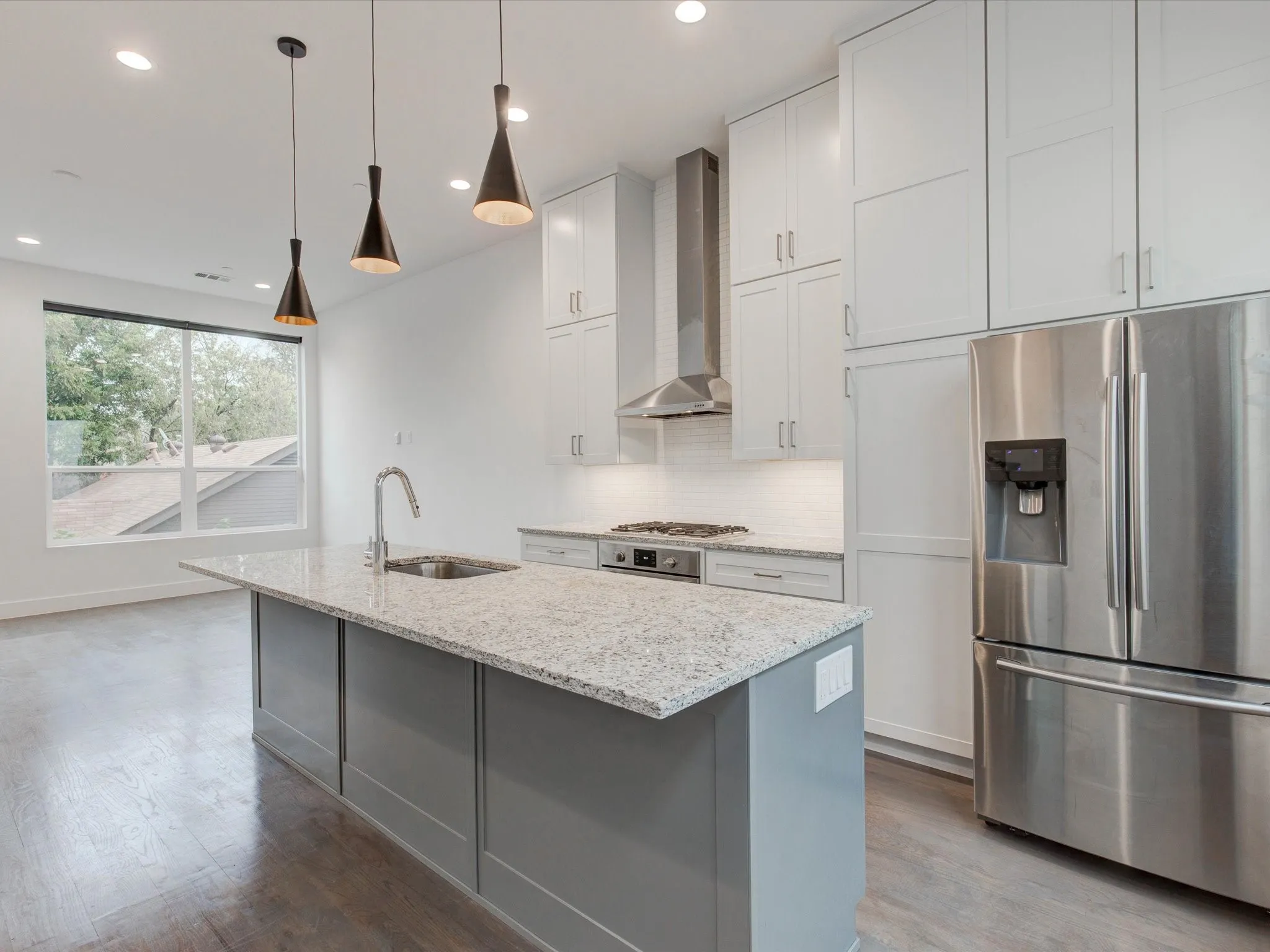 Townhouse For Rent in Dallas County , 5923 Lindell Avenue 105, Dallas, Texas 75206, 2 Bedroom, 3 Bathroom, 2 Garage spaces, 1,950 Sqft, built in 2022, mls#21388026, Real Estate Agent in Dallas, Homes For Rent in Dallas county, Homes For Rent in Dallas, Realtor in Dallas Texas, Real Estate Brokerage Independent Realty Texas, Luminita Cordes Realtor