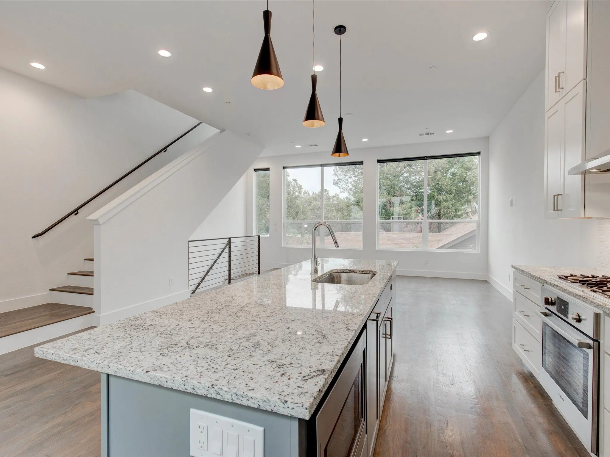 Townhouse For Rent in Dallas County , 5923 Lindell Avenue 105, Dallas, Texas 75206, 2 Bedroom, 3 Bathroom, 2 Garage spaces, 1,950 Sqft, built in 2022, mls#21388026, Real Estate Agent in Dallas, Homes For Rent in Dallas county, Homes For Rent in Dallas, Realtor in Dallas Texas, Real Estate Brokerage Independent Realty Texas, Luminita Cordes Realtor