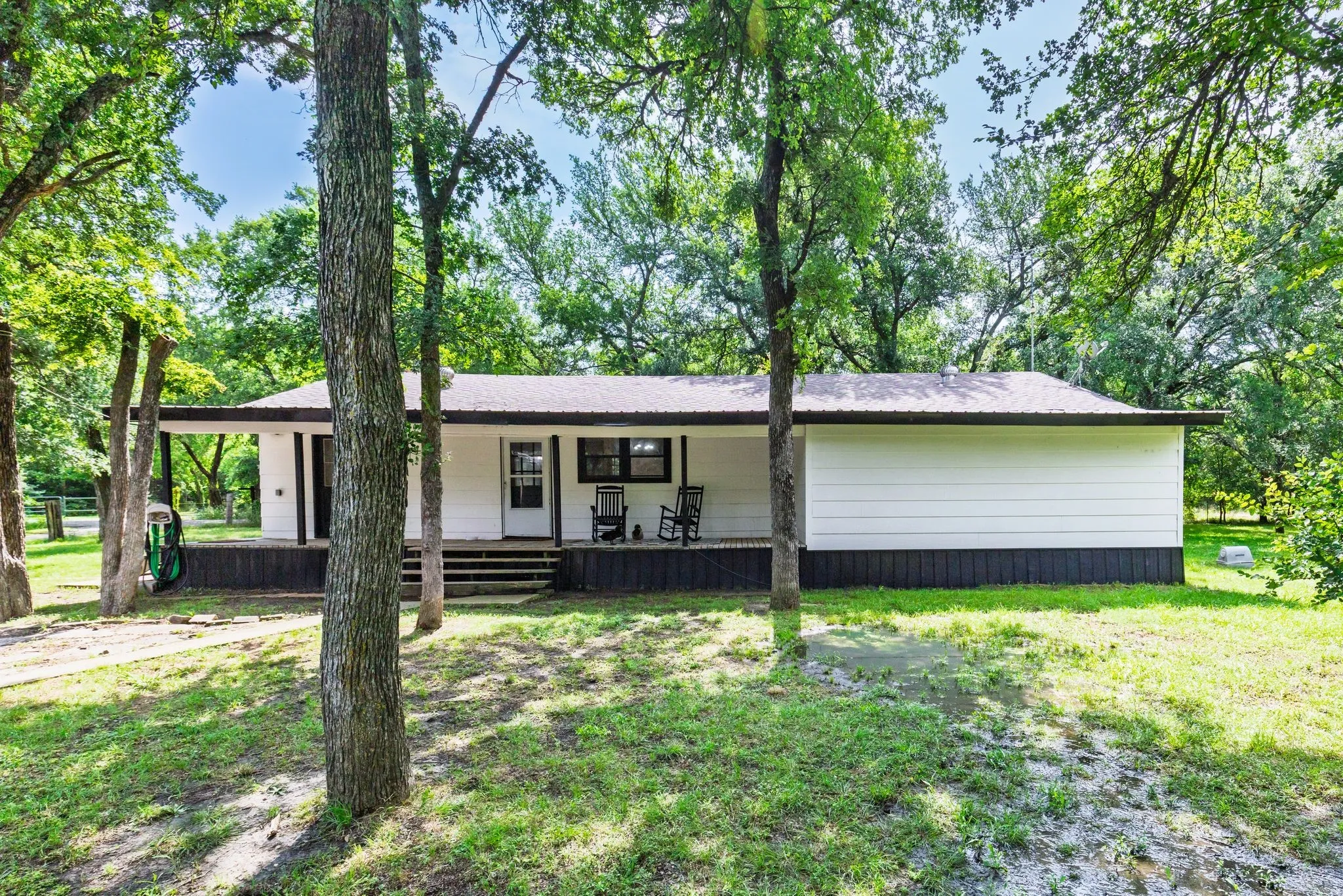 Single Family Residence For Sale in Hunt County , 7478 County Road 1020, Wolfe City, Texas 75496, 3 Bedroom, 2 Bathroom, 2 Garage spaces, 1,740 Sqft, built in 1978, mls#21388021, Real Estate Agent in Wolfe City, Homes For Sale in Hunt county, Homes For Sale in Wolfe City, Realtor in Wolfe City Texas, Real Estate Brokerage Independent Realty Texas, Luminita Cordes Realtor