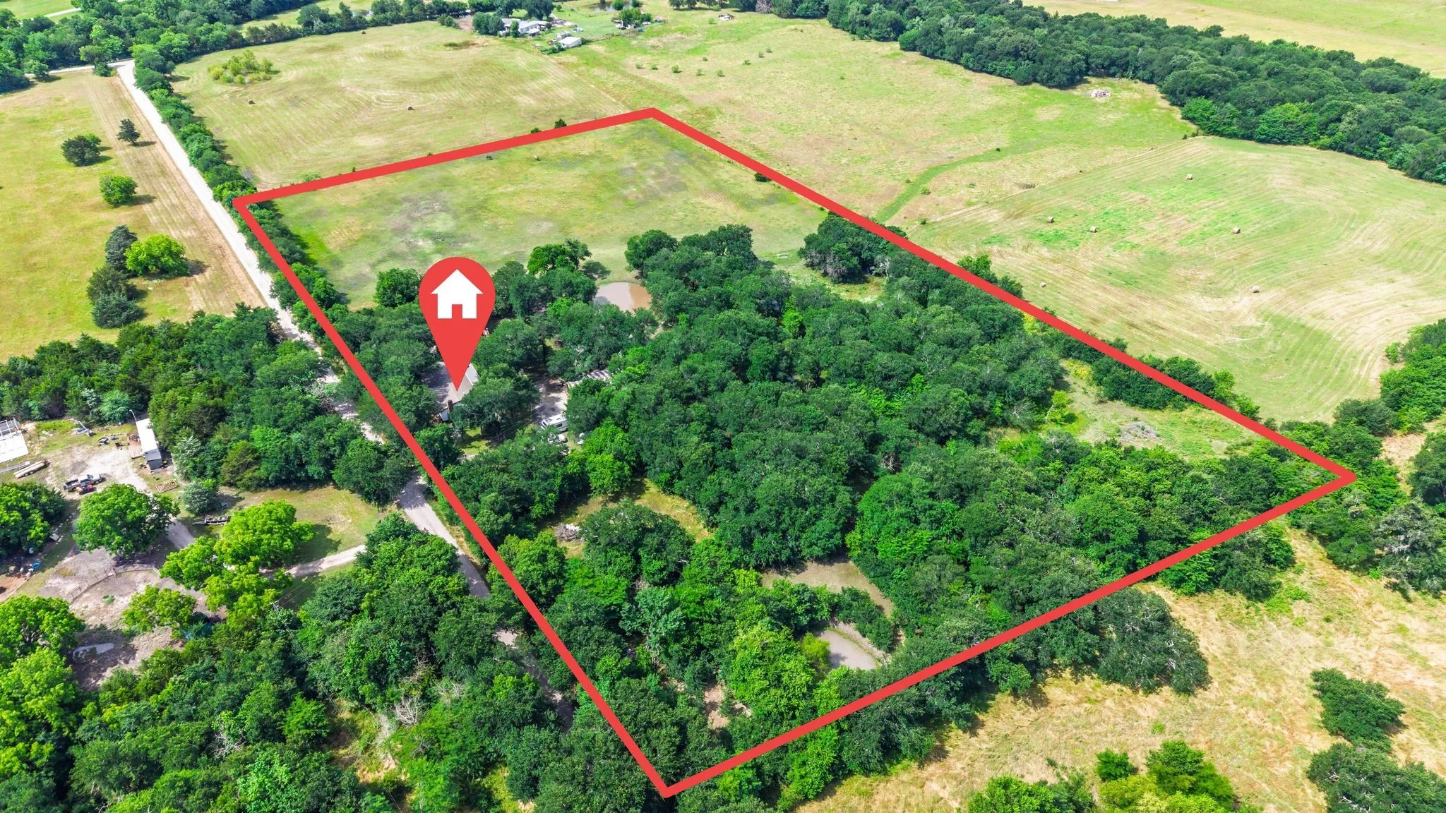 Single Family Residence For Sale in Hunt County , 7478 County Road 1020, Wolfe City, Texas 75496, 3 Bedroom, 2 Bathroom, 2 Garage spaces, 1,740 Sqft, built in 1978, mls#21388021, Real Estate Agent in Wolfe City, Homes For Sale in Hunt county, Homes For Sale in Wolfe City, Realtor in Wolfe City Texas, Real Estate Brokerage Independent Realty Texas, Luminita Cordes Realtor