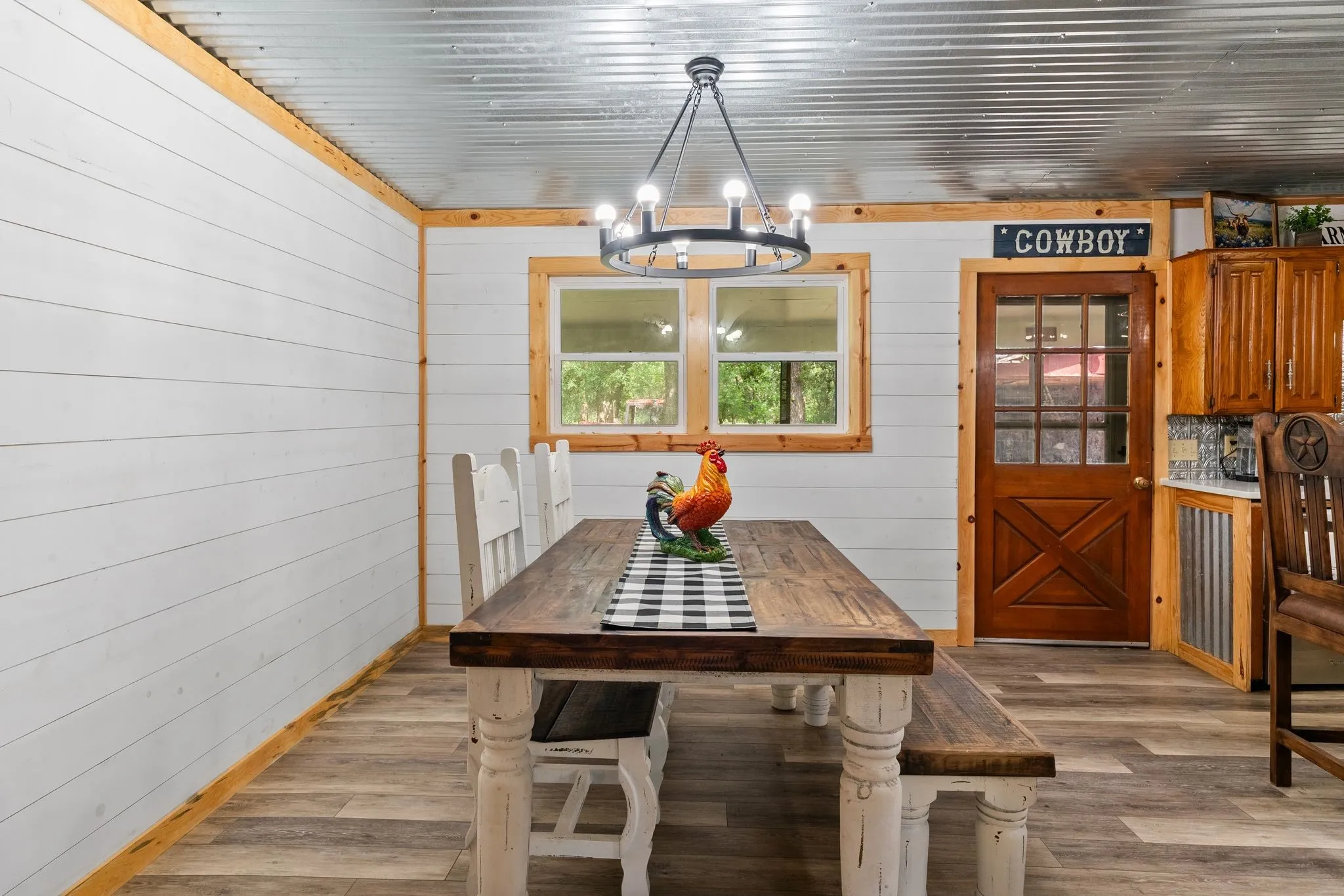 Single Family Residence For Sale in Hunt County , 7478 County Road 1020, Wolfe City, Texas 75496, 3 Bedroom, 2 Bathroom, 2 Garage spaces, 1,740 Sqft, built in 1978, mls#21388021, Real Estate Agent in Wolfe City, Homes For Sale in Hunt county, Homes For Sale in Wolfe City, Realtor in Wolfe City Texas, Real Estate Brokerage Independent Realty Texas, Luminita Cordes Realtor