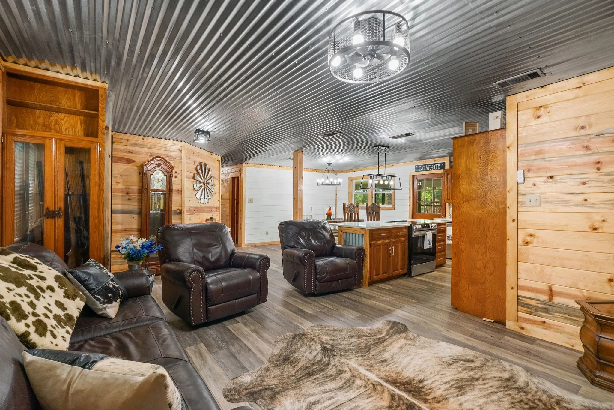 Single Family Residence For Sale in Hunt County , 7478 County Road 1020, Wolfe City, Texas 75496, 3 Bedroom, 2 Bathroom, 2 Garage spaces, 1,740 Sqft, built in 1978, mls#21388021, Real Estate Agent in Wolfe City, Homes For Sale in Hunt county, Homes For Sale in Wolfe City, Realtor in Wolfe City Texas, Real Estate Brokerage Independent Realty Texas, Luminita Cordes Realtor