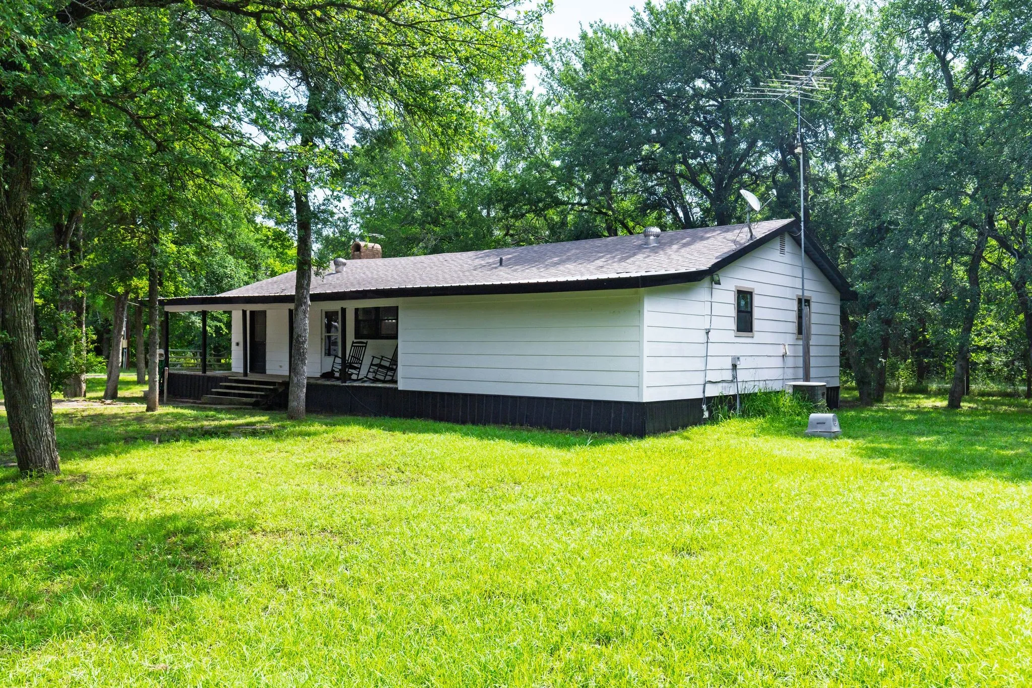 Single Family Residence For Sale in Hunt County , 7478 County Road 1020, Wolfe City, Texas 75496, 3 Bedroom, 2 Bathroom, 2 Garage spaces, 1,740 Sqft, built in 1978, mls#21388021, Real Estate Agent in Wolfe City, Homes For Sale in Hunt county, Homes For Sale in Wolfe City, Realtor in Wolfe City Texas, Real Estate Brokerage Independent Realty Texas, Luminita Cordes Realtor