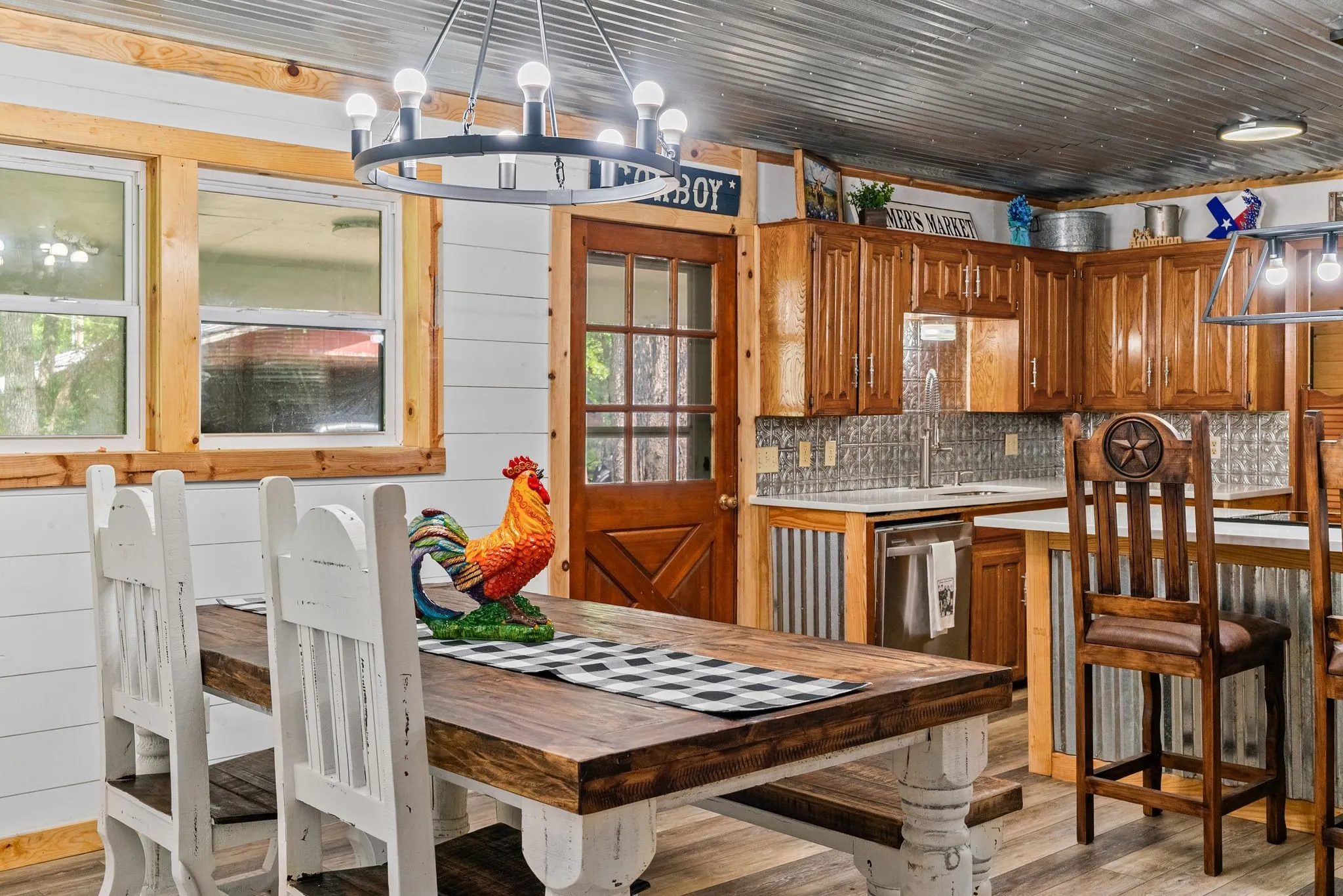 Single Family Residence For Sale in Hunt County , 7478 County Road 1020, Wolfe City, Texas 75496, 3 Bedroom, 2 Bathroom, 2 Garage spaces, 1,740 Sqft, built in 1978, mls#21388021, Real Estate Agent in Wolfe City, Homes For Sale in Hunt county, Homes For Sale in Wolfe City, Realtor in Wolfe City Texas, Real Estate Brokerage Independent Realty Texas, Luminita Cordes Realtor