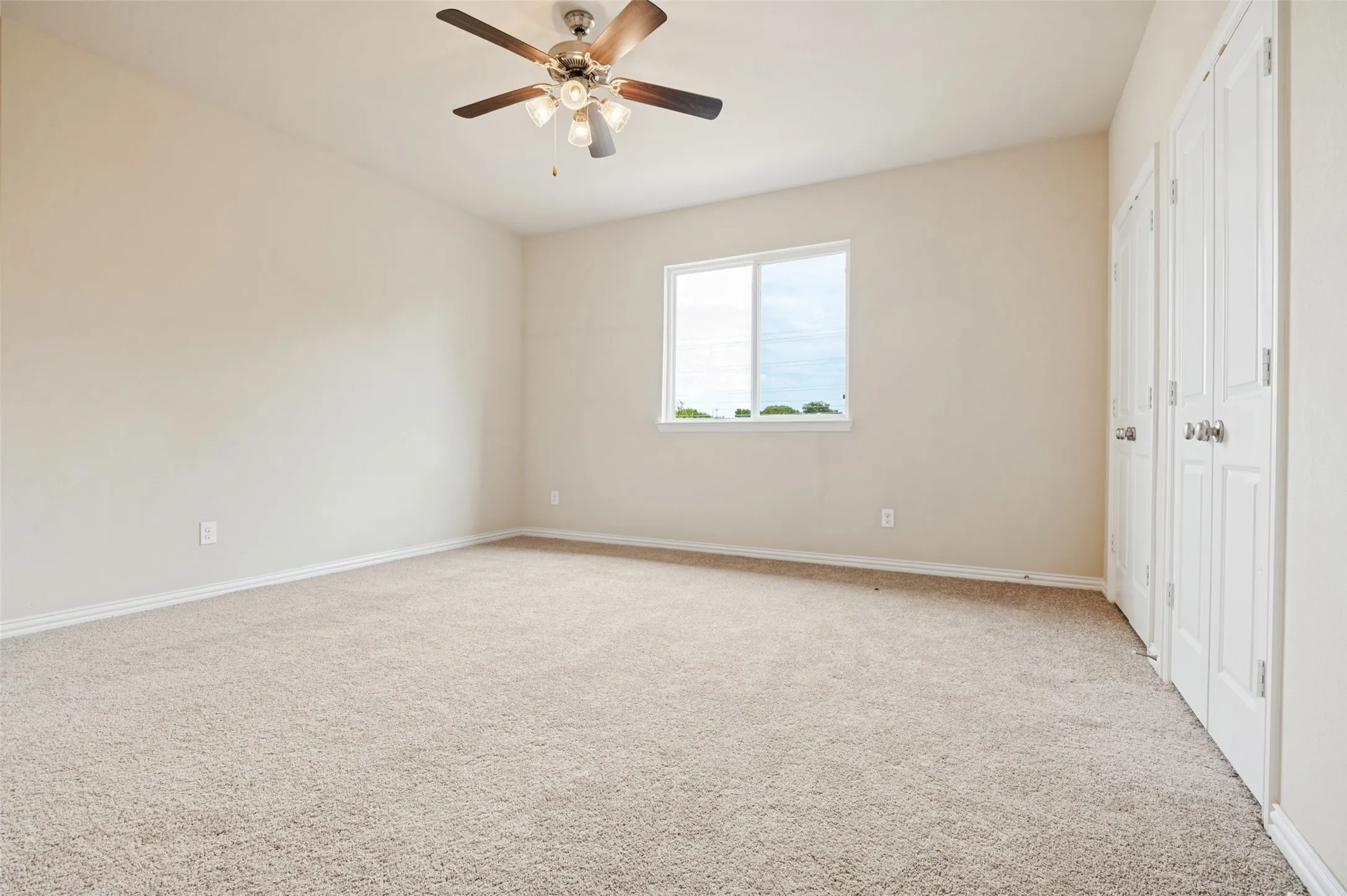Single Family Residence For Sale in Dallas County , 10918 Beauty Lane, Dallas, Texas 75229, 5 Bedroom, 4 Bathroom, 2 Garage spaces, 3,832 Sqft, built in 2010, mls#21388020, Real Estate Agent in Dallas, Homes For Sale in Dallas county, Homes For Sale in Dallas, Realtor in Dallas Texas, Real Estate Brokerage Independent Realty Texas, Luminita Cordes Realtor
