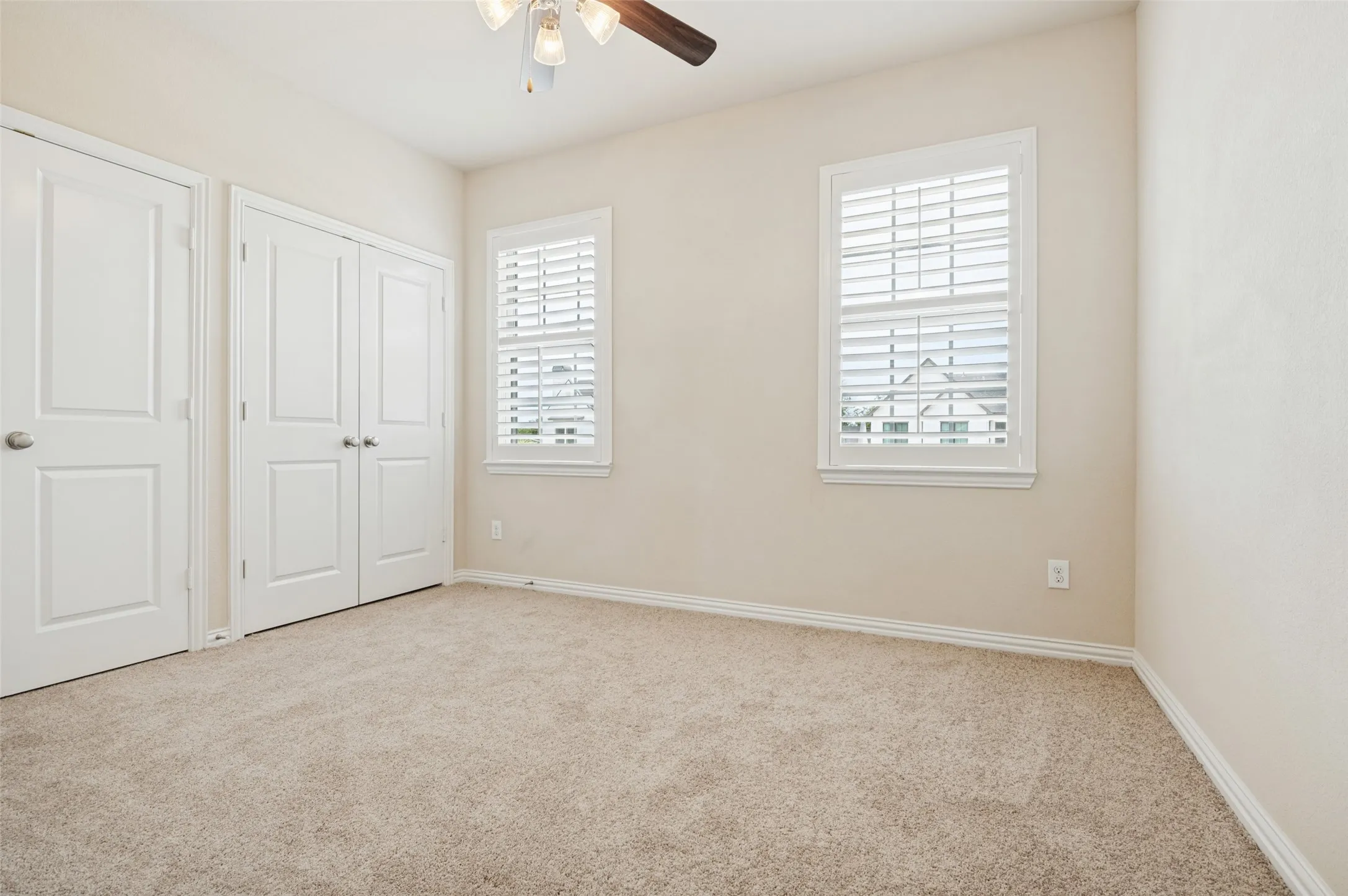 Single Family Residence For Sale in Dallas County , 10918 Beauty Lane, Dallas, Texas 75229, 5 Bedroom, 4 Bathroom, 2 Garage spaces, 3,832 Sqft, built in 2010, mls#21388020, Real Estate Agent in Dallas, Homes For Sale in Dallas county, Homes For Sale in Dallas, Realtor in Dallas Texas, Real Estate Brokerage Independent Realty Texas, Luminita Cordes Realtor