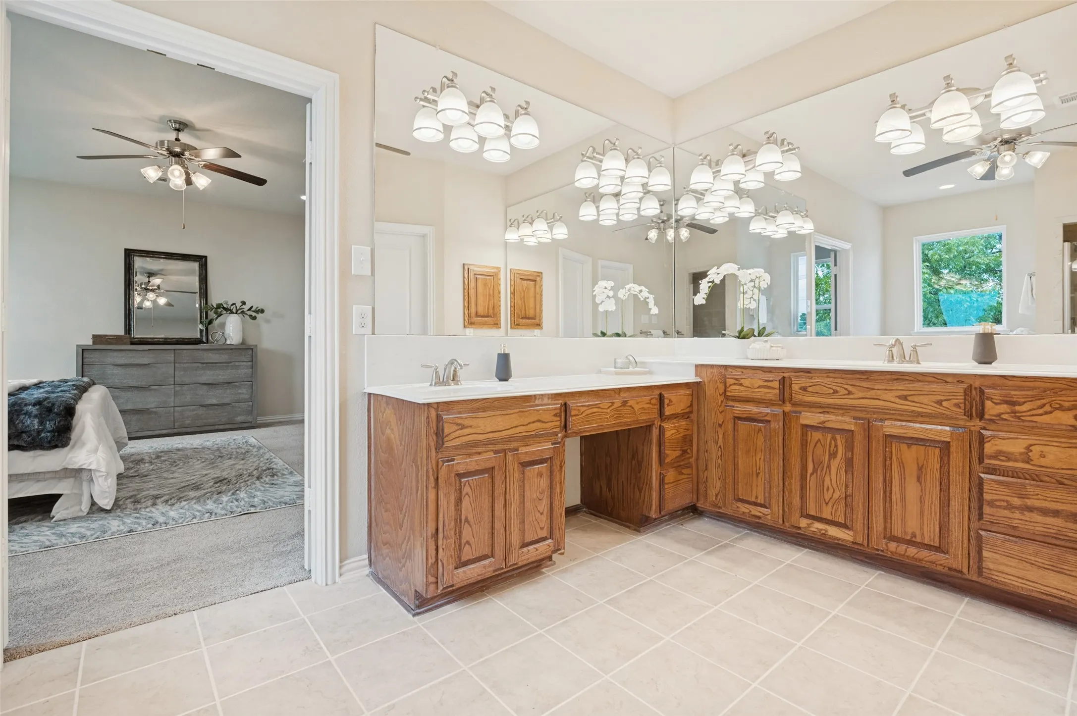 Single Family Residence For Sale in Dallas County , 10918 Beauty Lane, Dallas, Texas 75229, 5 Bedroom, 4 Bathroom, 2 Garage spaces, 3,832 Sqft, built in 2010, mls#21388020, Real Estate Agent in Dallas, Homes For Sale in Dallas county, Homes For Sale in Dallas, Realtor in Dallas Texas, Real Estate Brokerage Independent Realty Texas, Luminita Cordes Realtor