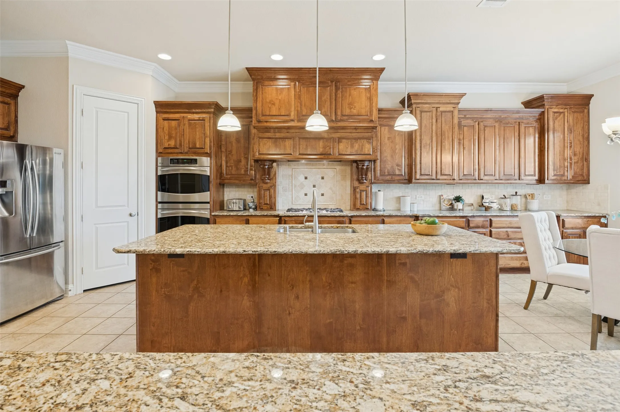 Single Family Residence For Sale in Dallas County , 10918 Beauty Lane, Dallas, Texas 75229, 5 Bedroom, 4 Bathroom, 2 Garage spaces, 3,832 Sqft, built in 2010, mls#21388020, Real Estate Agent in Dallas, Homes For Sale in Dallas county, Homes For Sale in Dallas, Realtor in Dallas Texas, Real Estate Brokerage Independent Realty Texas, Luminita Cordes Realtor