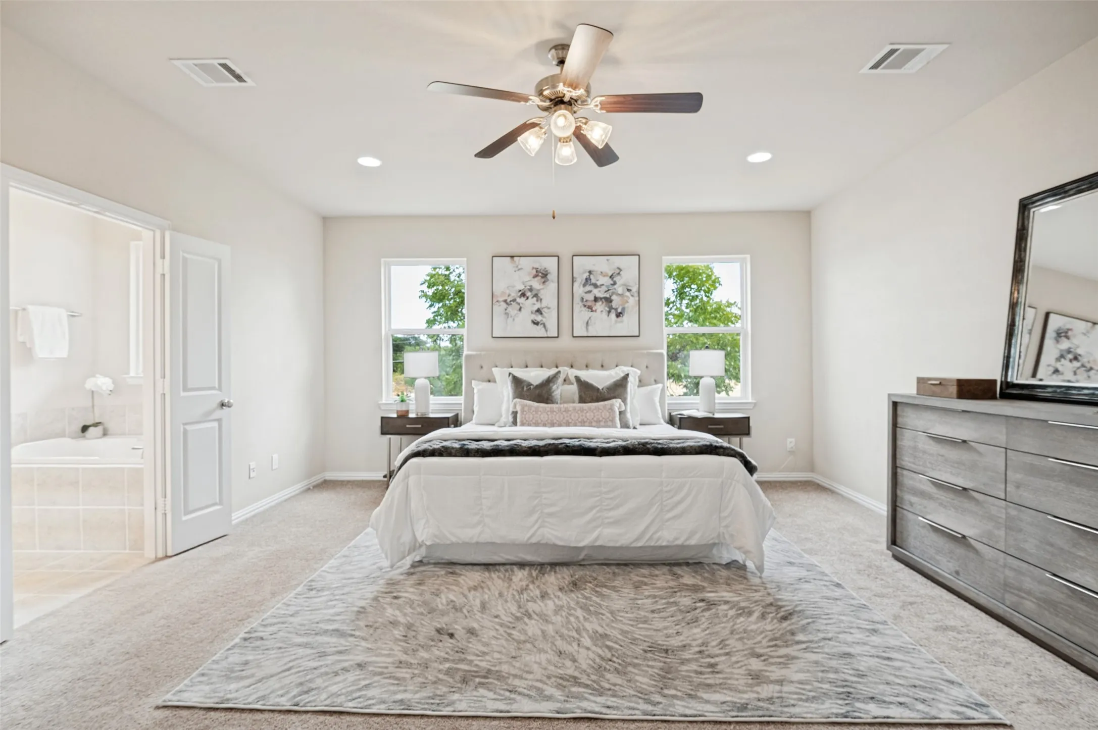 Single Family Residence For Sale in Dallas County , 10918 Beauty Lane, Dallas, Texas 75229, 5 Bedroom, 4 Bathroom, 2 Garage spaces, 3,832 Sqft, built in 2010, mls#21388020, Real Estate Agent in Dallas, Homes For Sale in Dallas county, Homes For Sale in Dallas, Realtor in Dallas Texas, Real Estate Brokerage Independent Realty Texas, Luminita Cordes Realtor