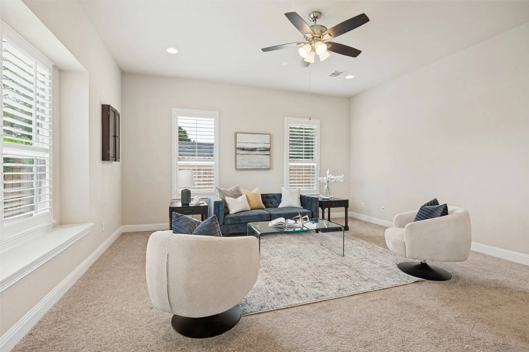 Single Family Residence For Sale in Dallas County , 10918 Beauty Lane, Dallas, Texas 75229, 5 Bedroom, 4 Bathroom, 2 Garage spaces, 3,832 Sqft, built in 2010, mls#21388020, Real Estate Agent in Dallas, Homes For Sale in Dallas county, Homes For Sale in Dallas, Realtor in Dallas Texas, Real Estate Brokerage Independent Realty Texas, Luminita Cordes Realtor